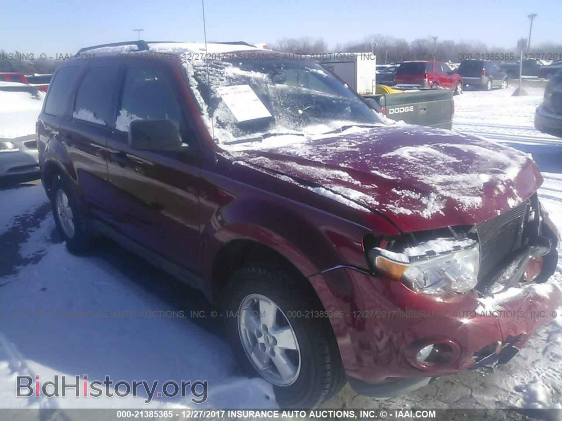 Photo 1FMCU0D70BKB33420 - Ford Escape 2011