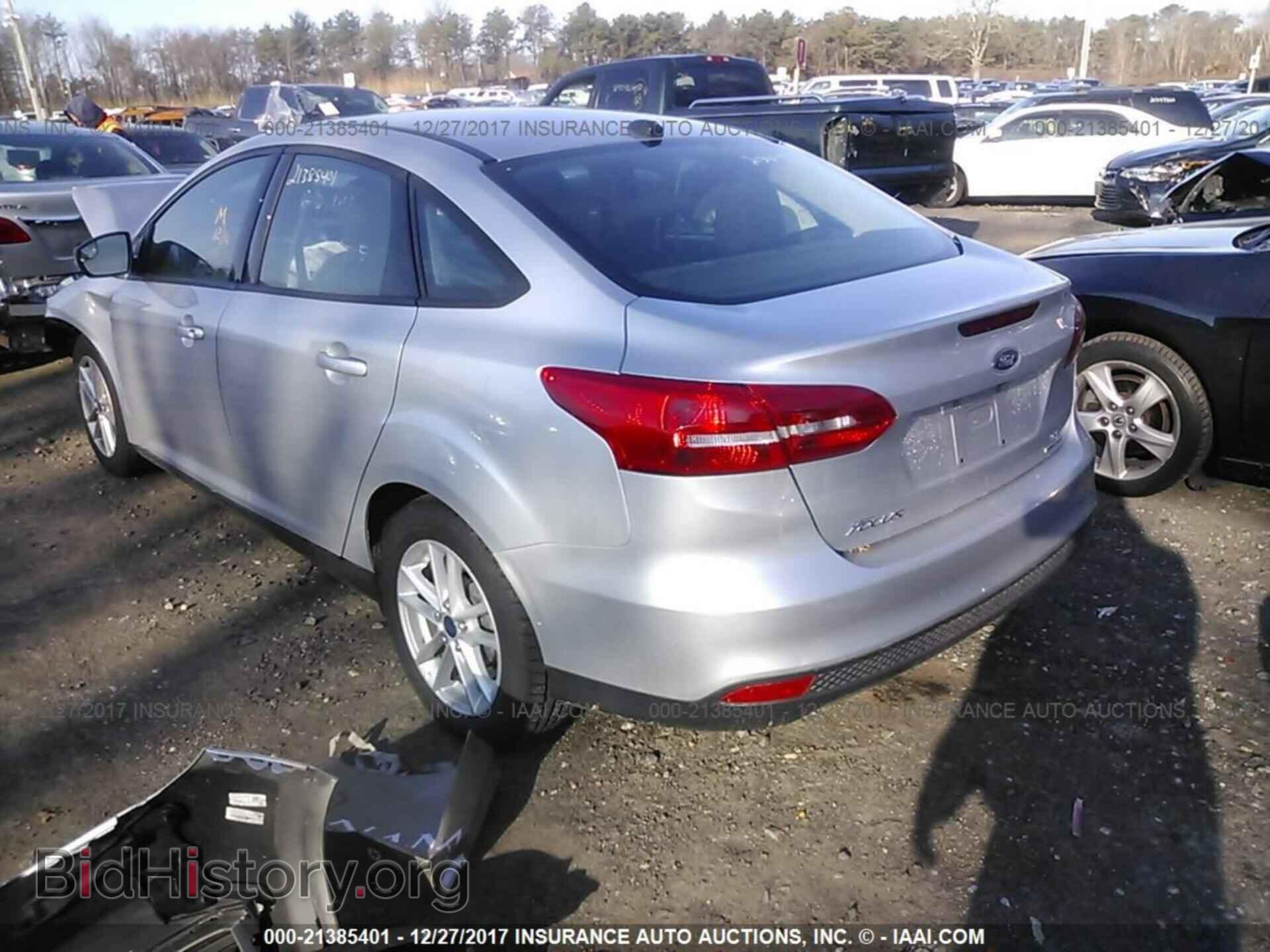 2016 Ford Focus - VIN: 1FADP3F20GL255673 - Photo 3