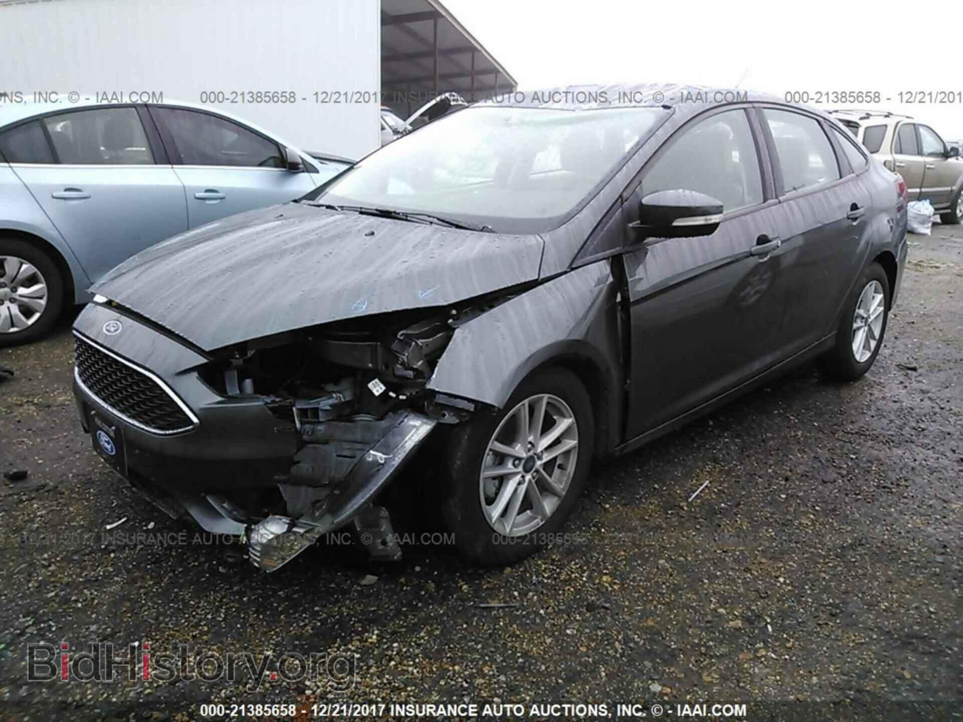 2017 Ford Focus - VIN: 1FADP3F29HL329576 - Photo 2