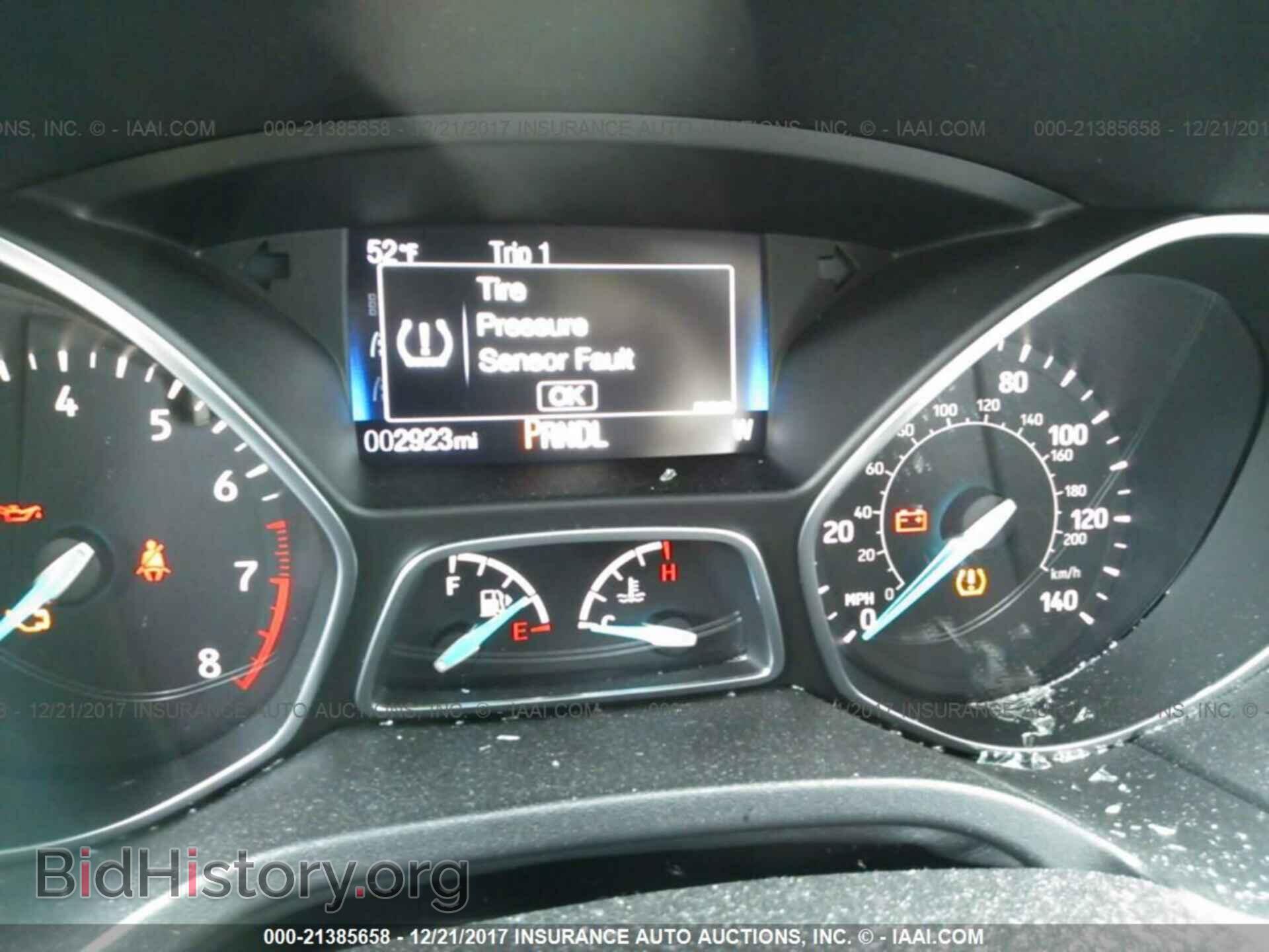 2017 Ford Focus - VIN: 1FADP3F29HL329576 - Photo 7