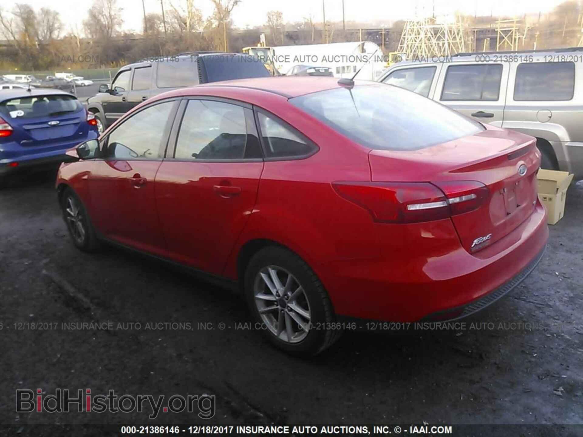 2015 Ford Focus - VIN: 1FADP3F28FL343174 - Photo 3