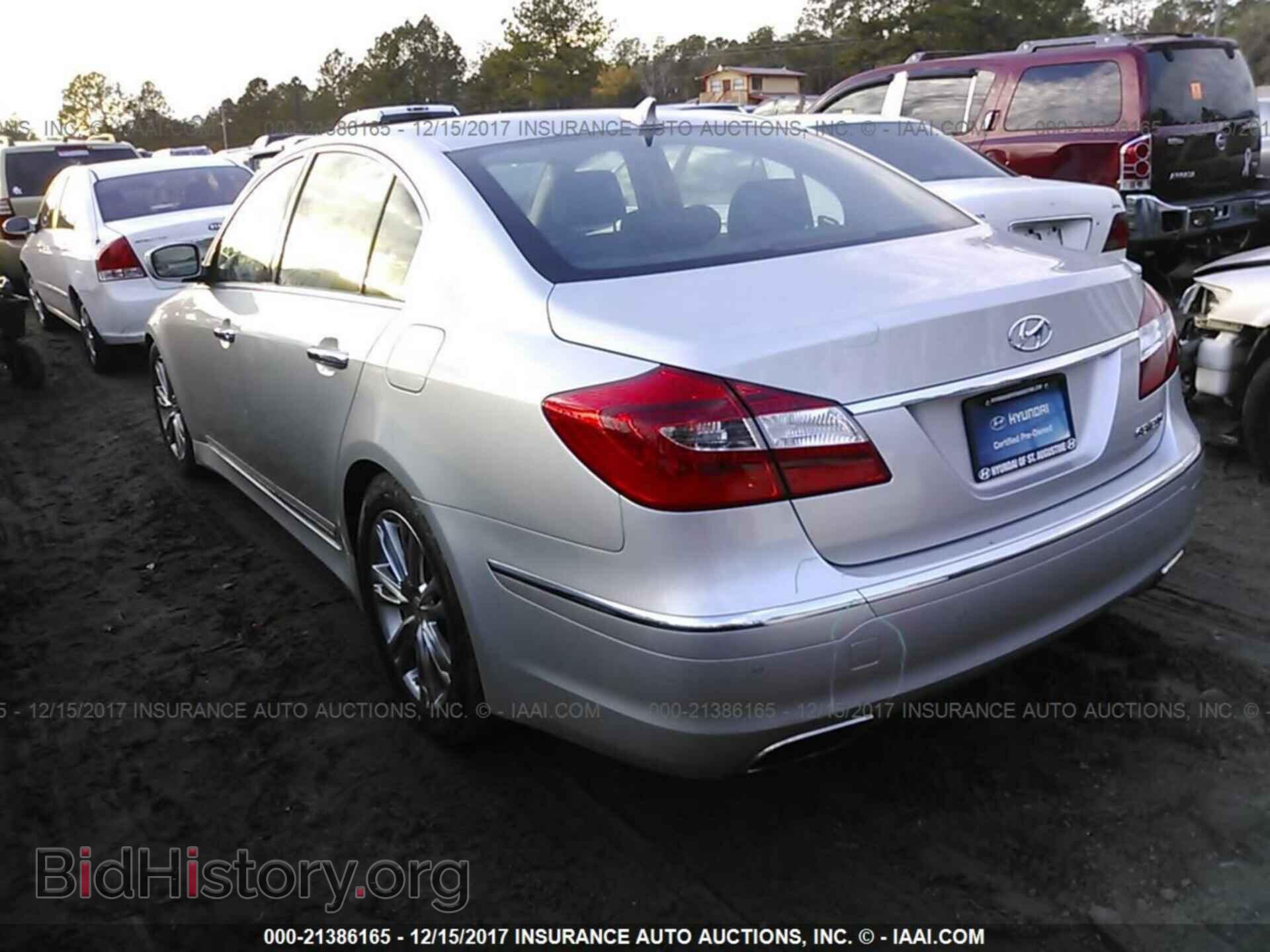 2012 Hyundai Genesis - VIN: KMHGC4DD0CU165369 - Фото 3
