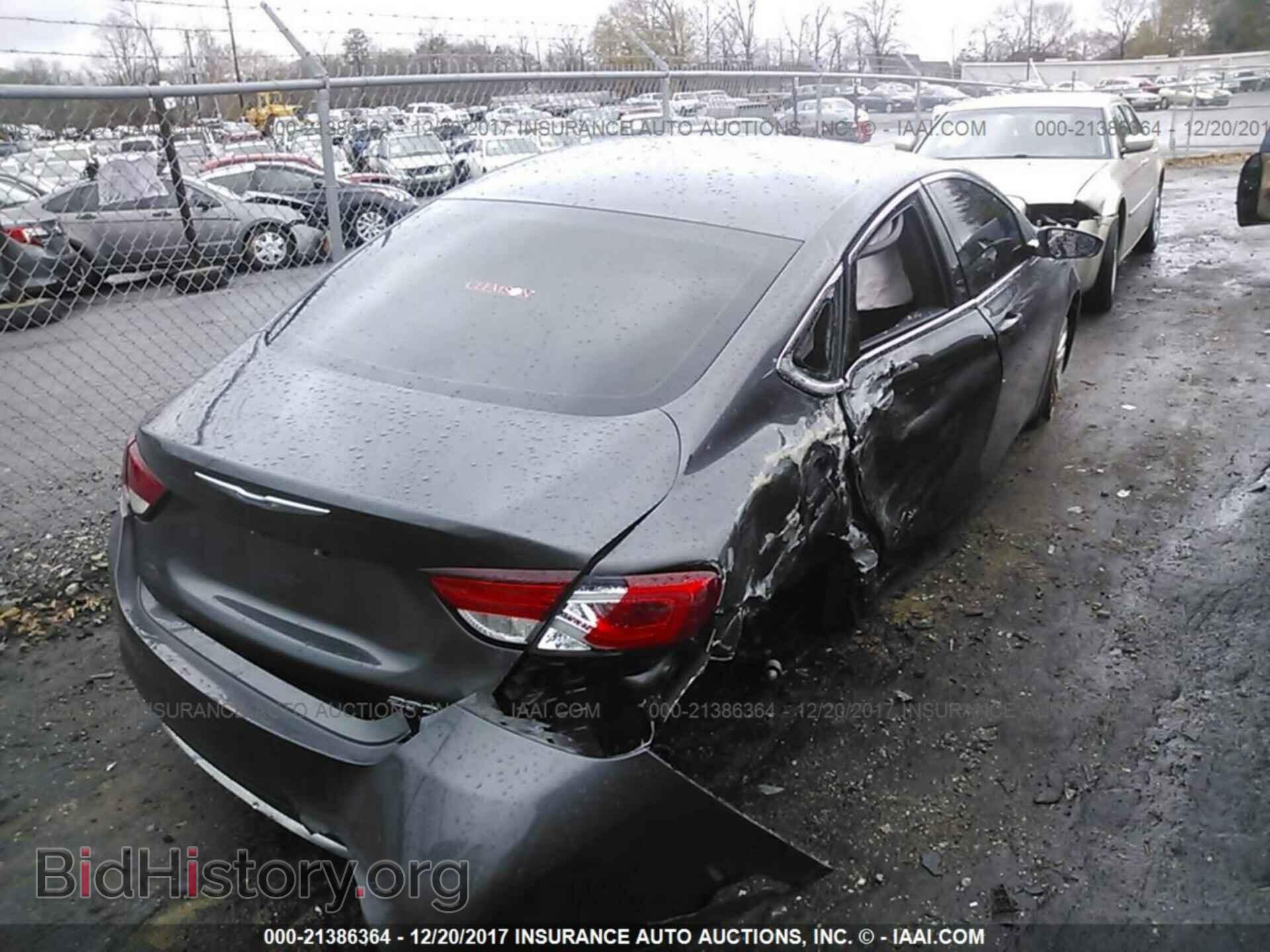 2015 Chrysler 200 - VIN: 1C3CCCAB7FN682722 - Photo 4