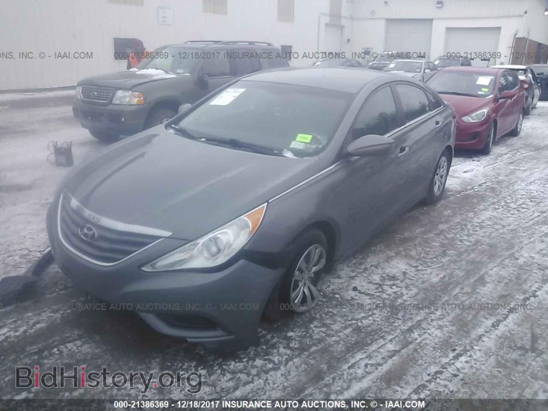 2012 Hyundai Sonata - VIN: 5NPEB4ACXCH363316 - Фото 2