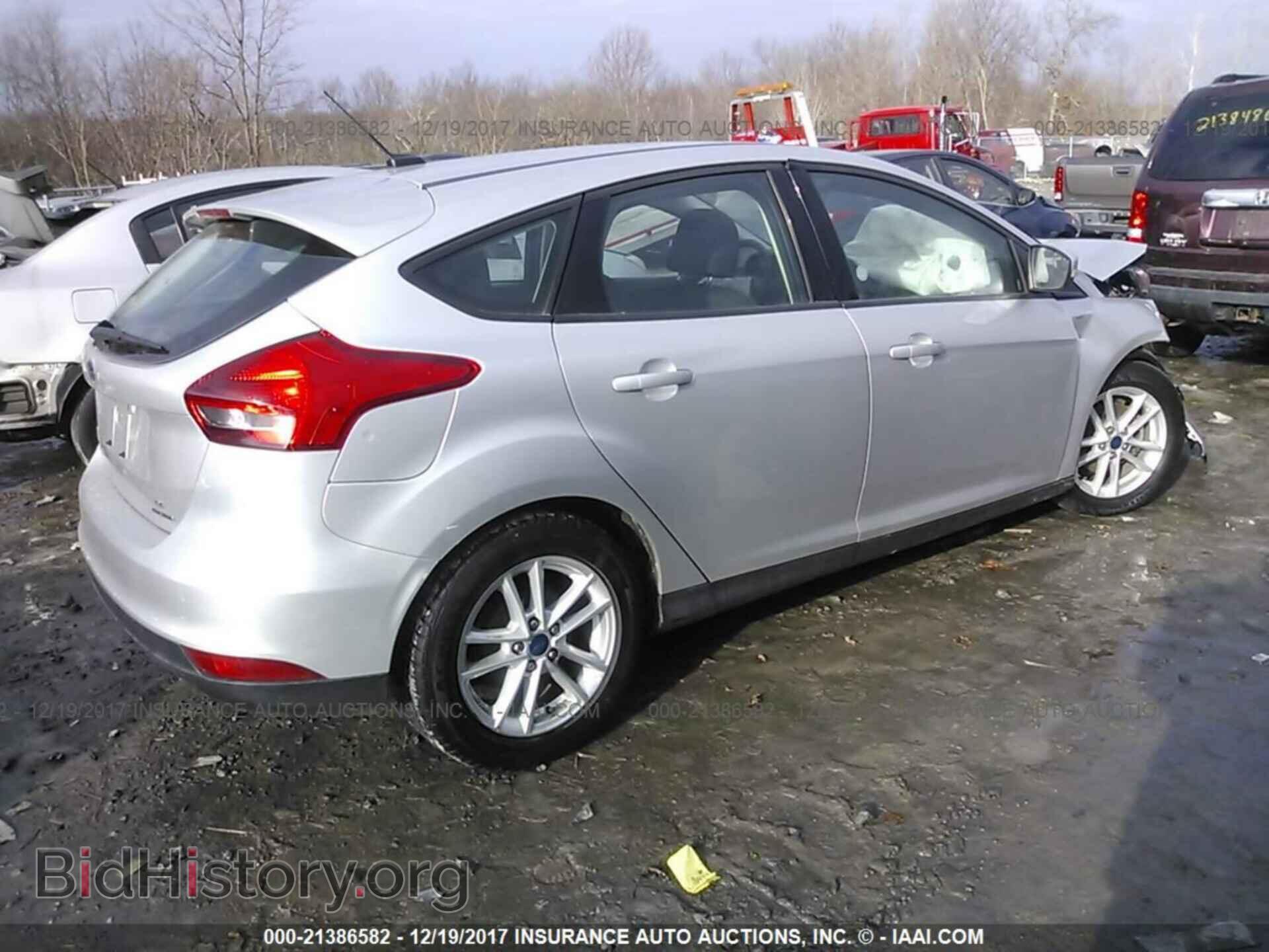 2016 Ford Focus - VIN: 1FADP3K29GL291013 - Фото 4