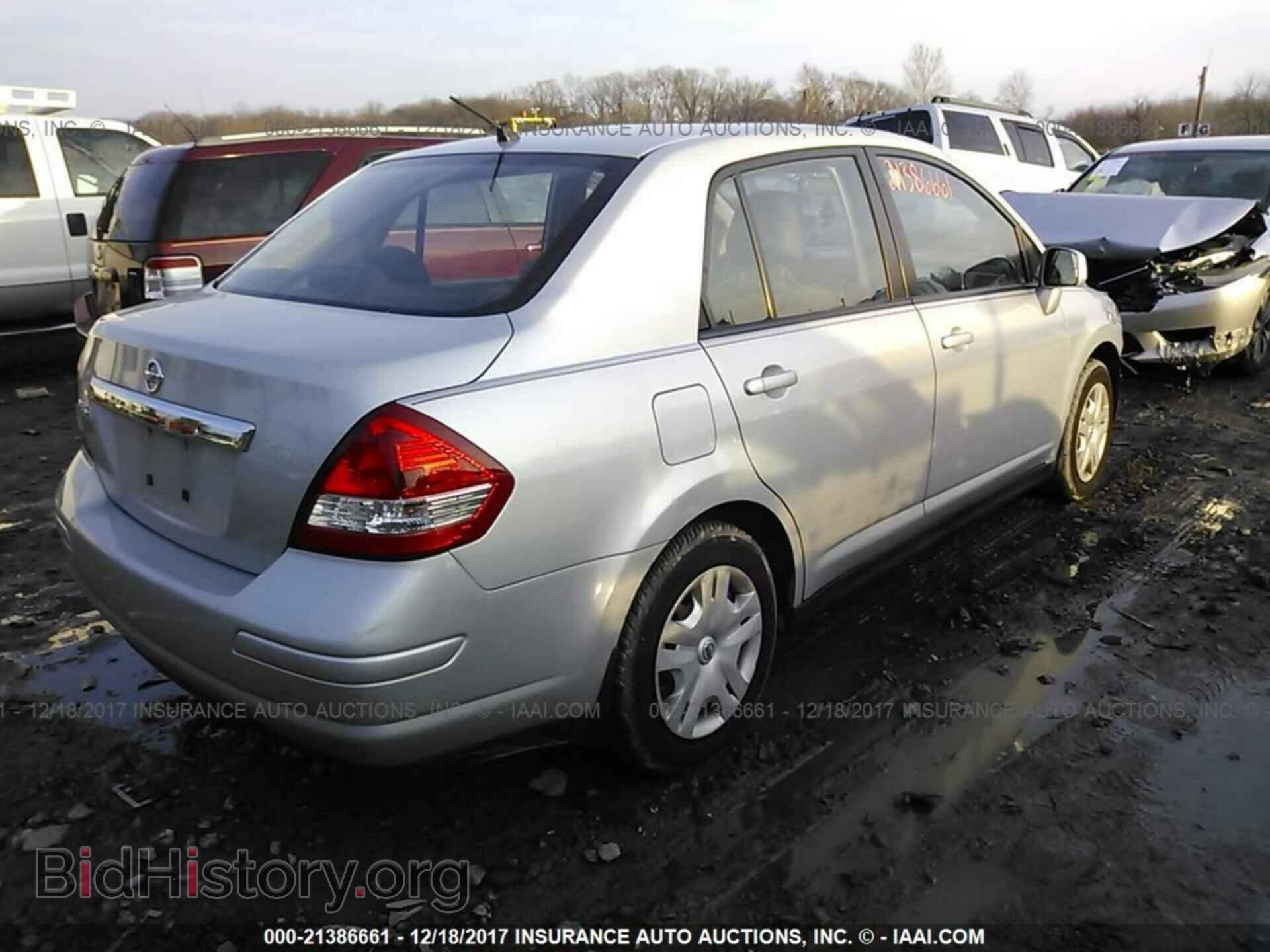 2011 Nissan Versa - VIN: 3N1BC1AP5BL436305 - Фото 4