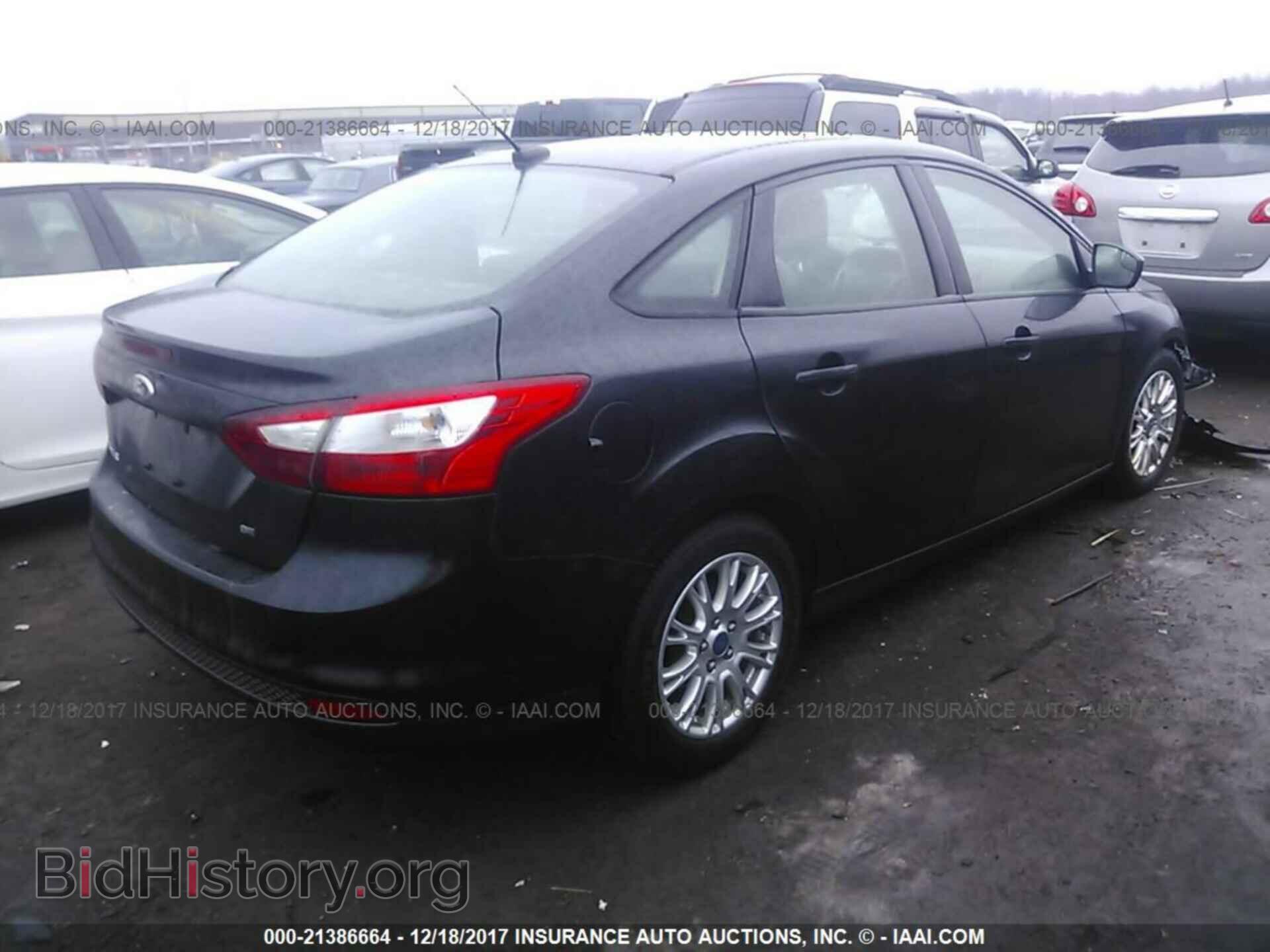 2012 Ford Focus - VIN: 1FAHP3F27CL141729 - Photo 4