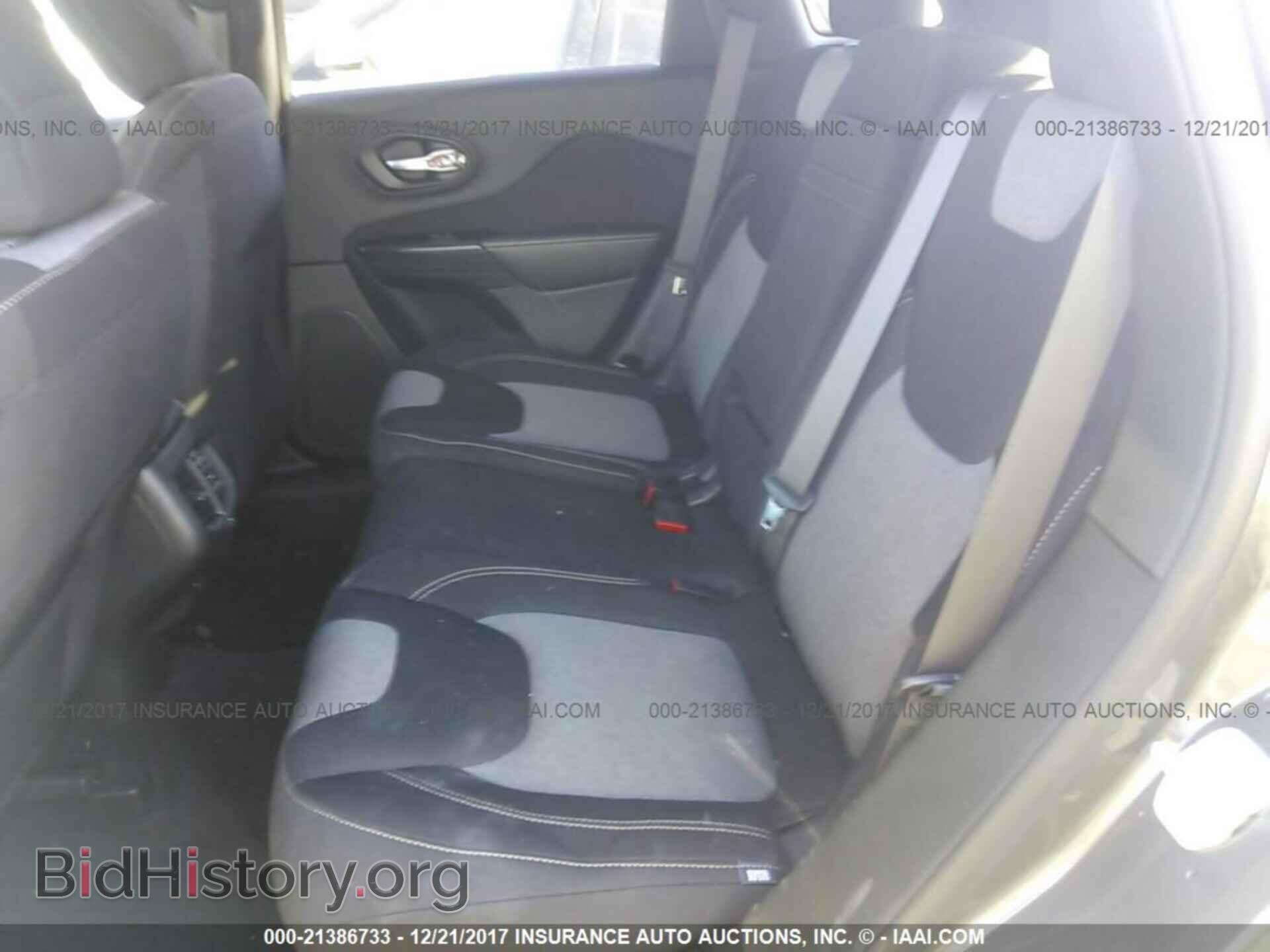 2014 Jeep Cherokee - VIN: 1C4PJMCS8EW137918 - Photo 8