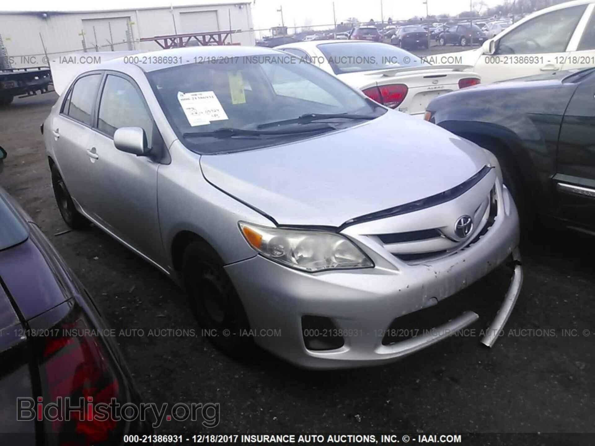 Photo 2T1BU4EE4BC626359 - Toyota Corolla 2011