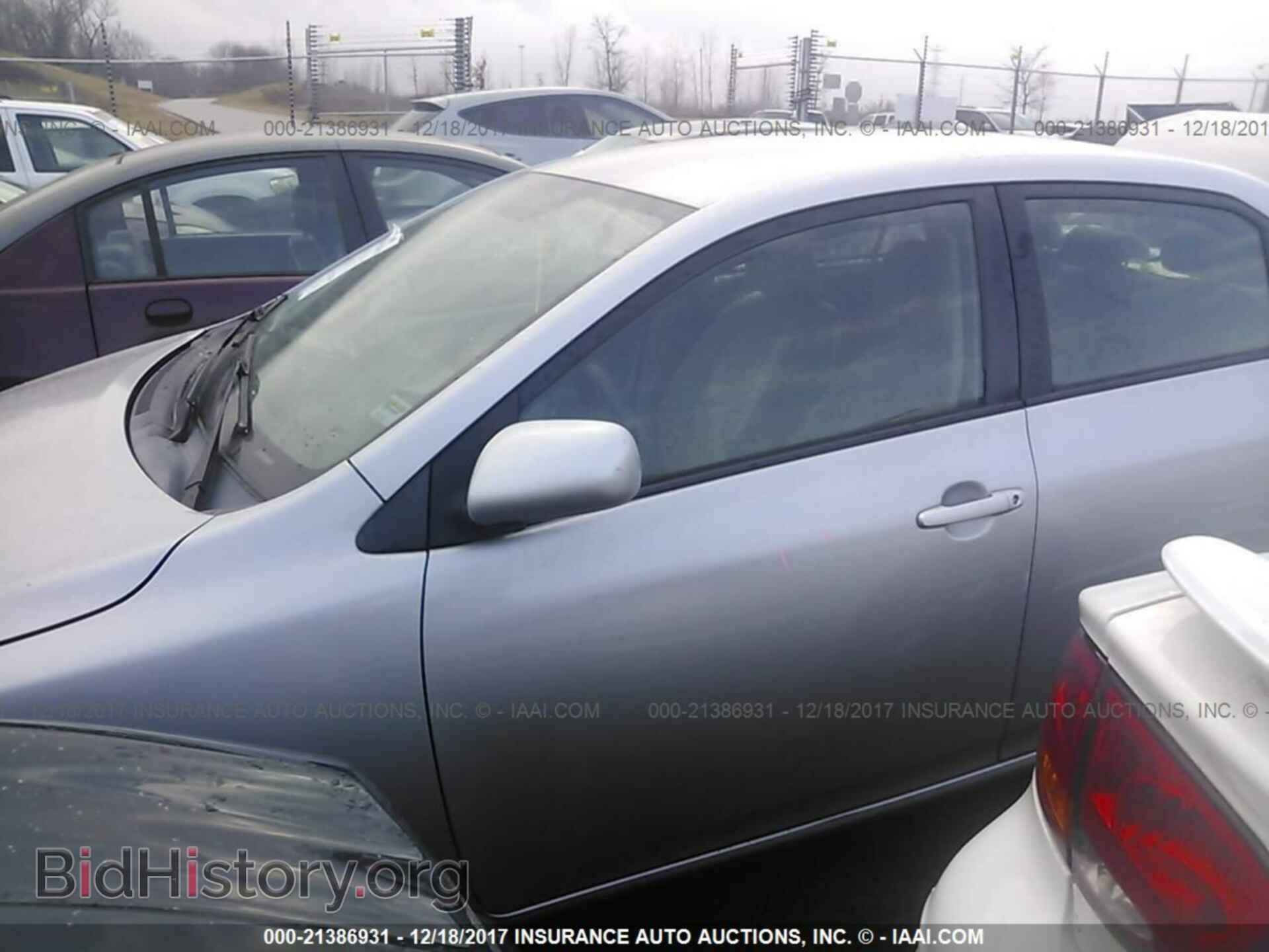 2011 Toyota Corolla - VIN: 2T1BU4EE4BC626359 - Фото 2