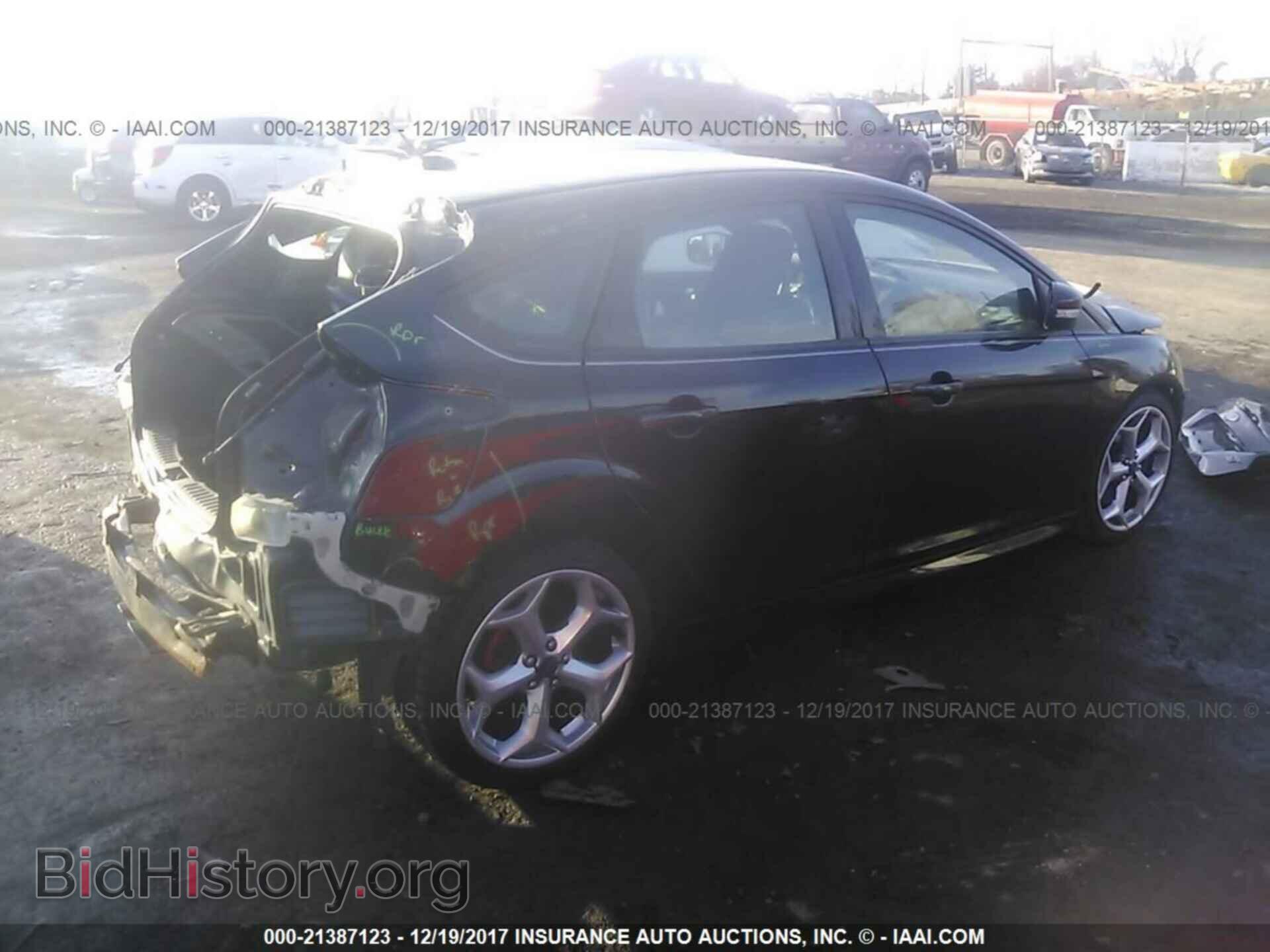2013 Ford Focus - VIN: 1FADP3L98DL201826 - Photo 4