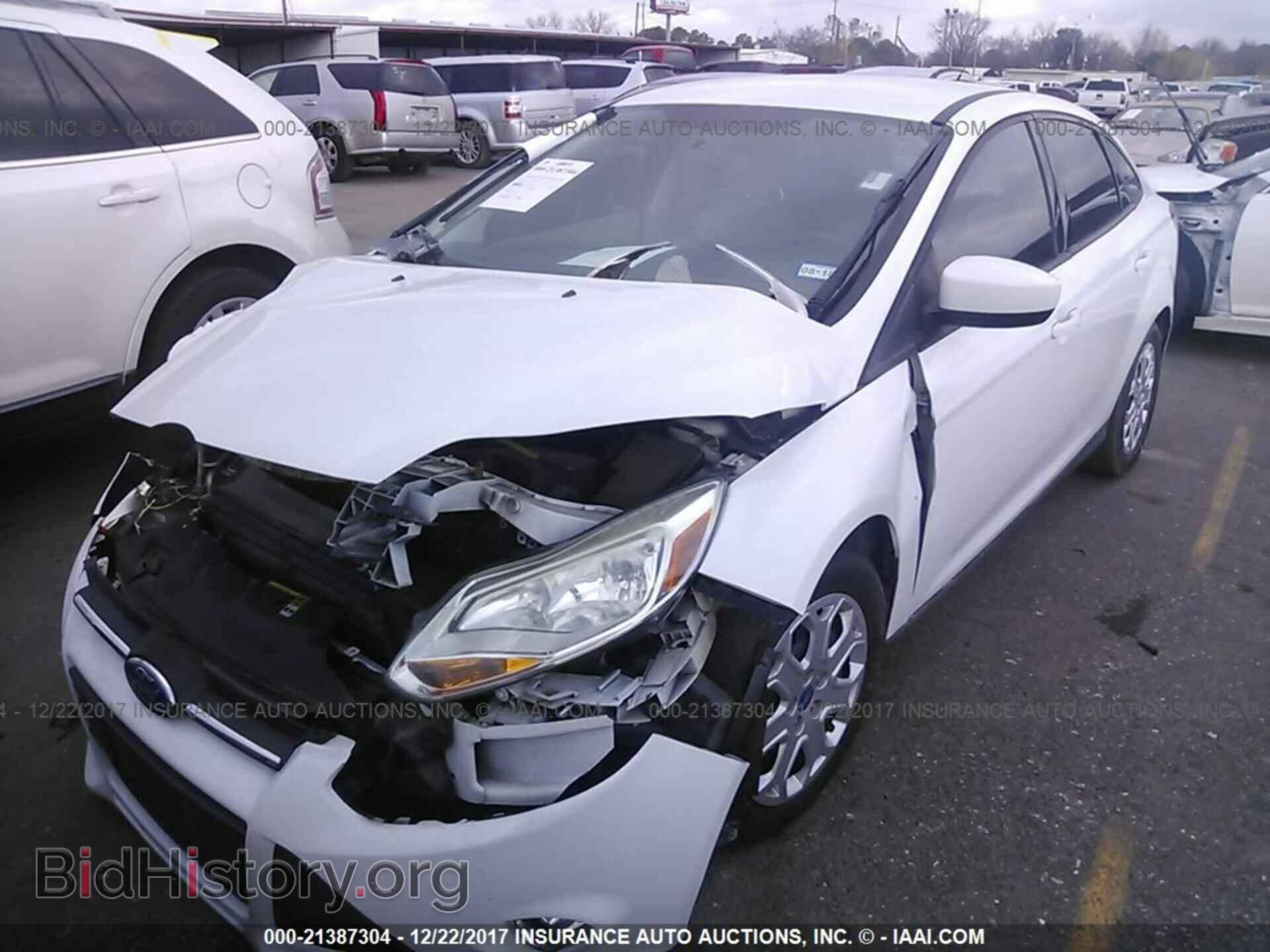 2012 Ford Focus - VIN: 1FAHP3F27CL196794 - Photo 2