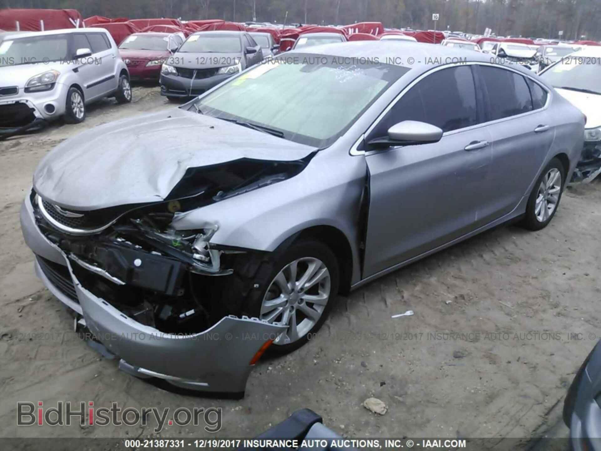 2015 Chrysler 200 - VIN: 1C3CCCAB5FN606920 - Photo 2
