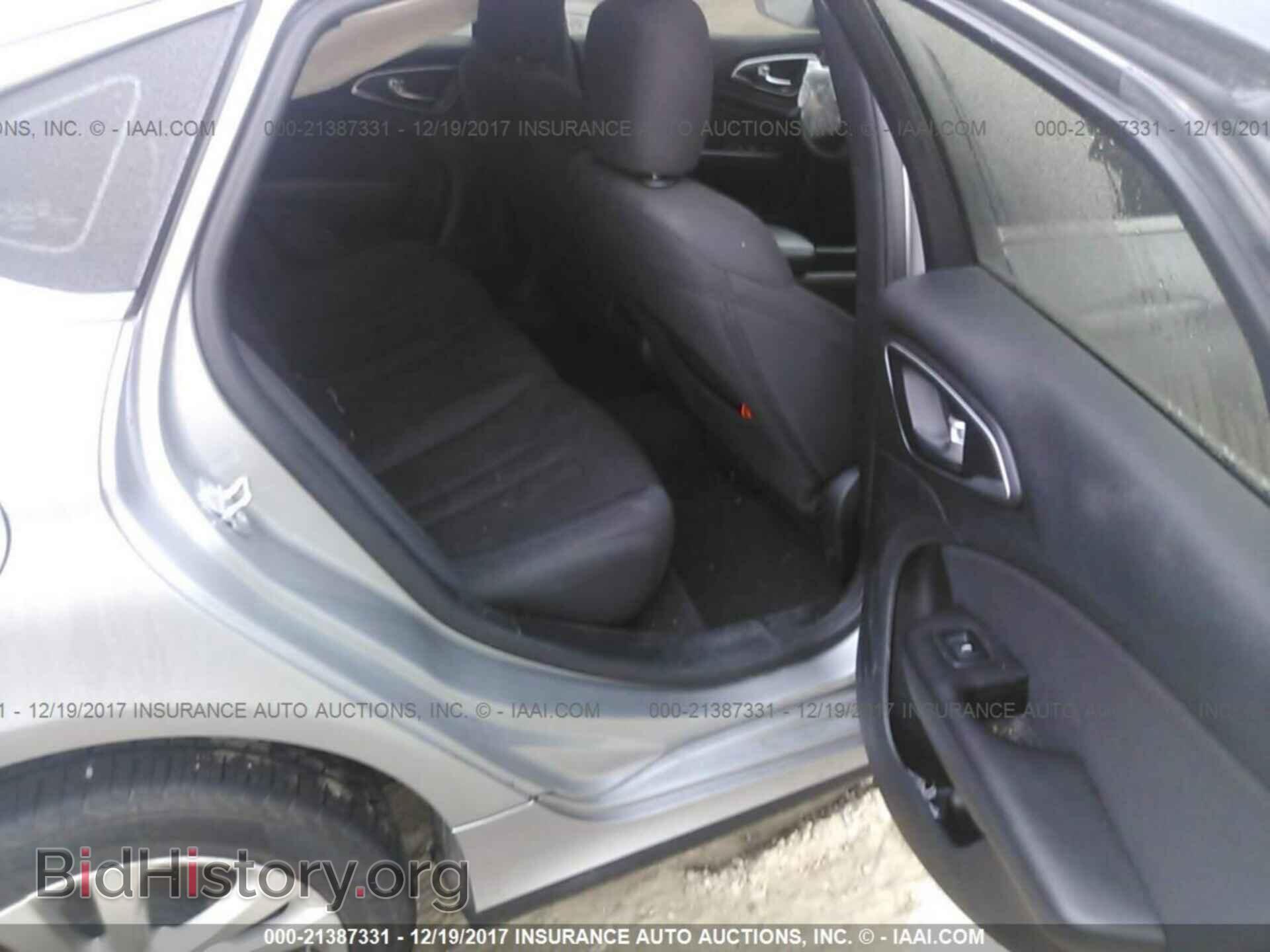 2015 Chrysler 200 - VIN: 1C3CCCAB5FN606920 - Photo 8