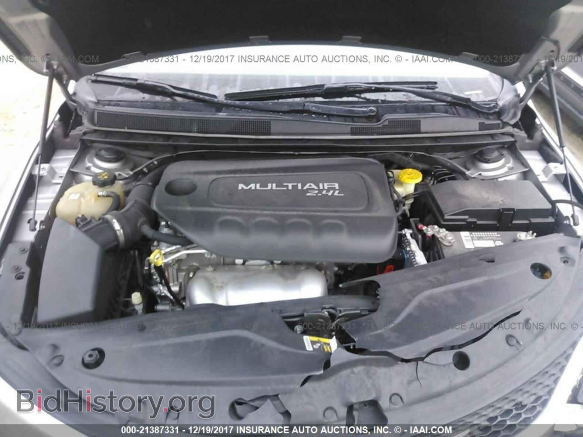 2015 Chrysler 200 - VIN: 1C3CCCAB5FN606920 - Photo 10