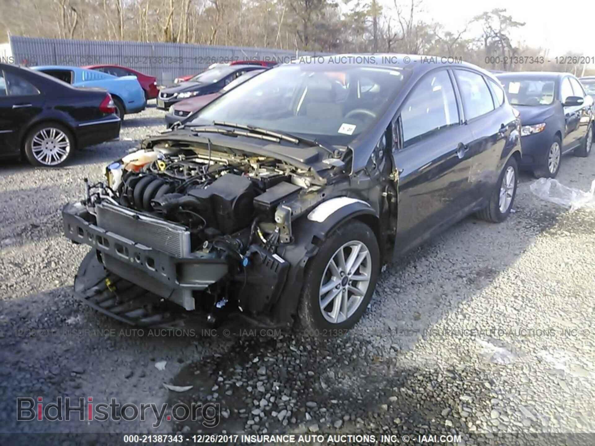2015 Ford Focus - VIN: 1FADP3K26FL279335 - Photo 2