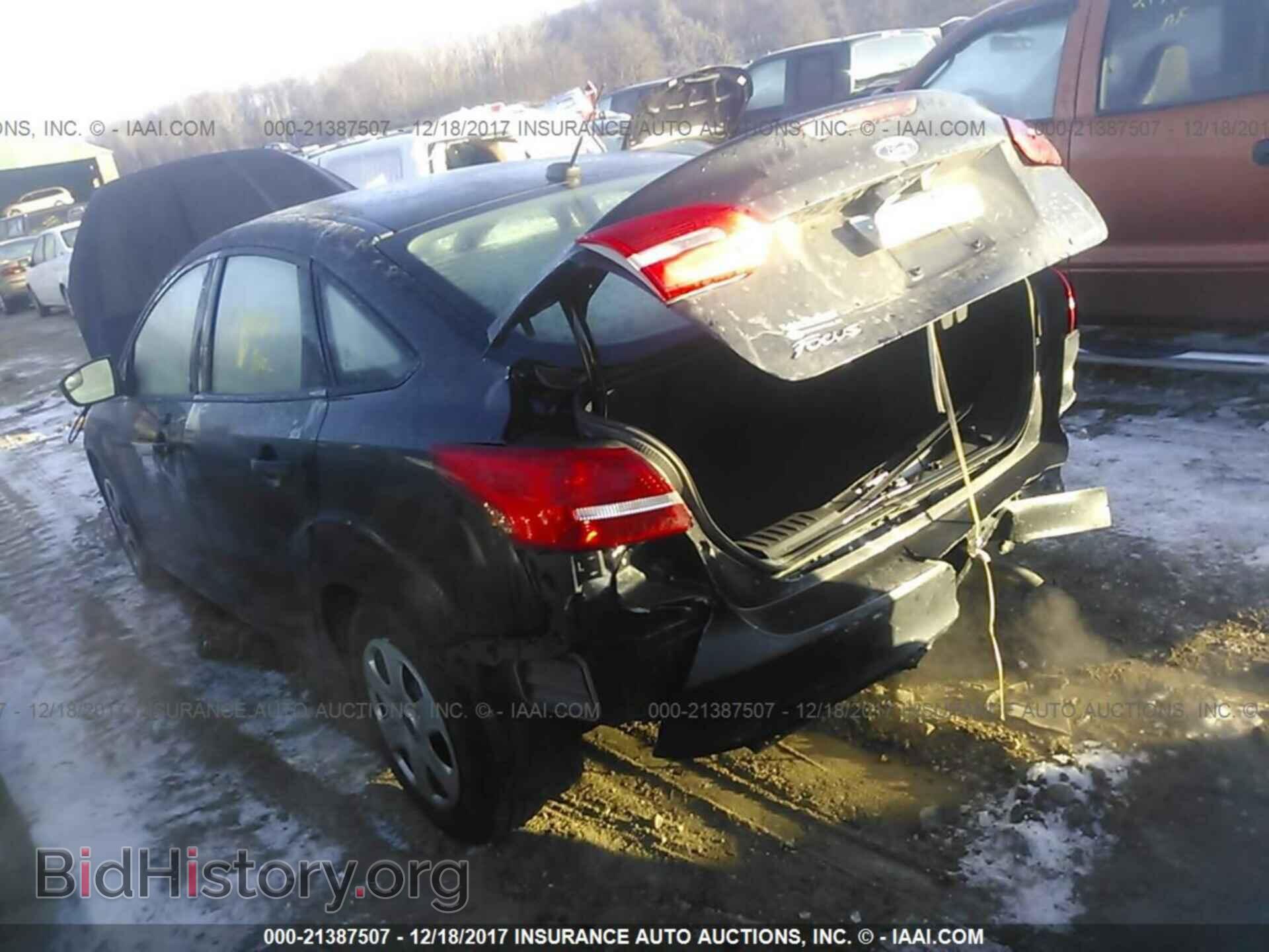 2016 Ford Focus - VIN: 1FADP3E20GL379928 - Фото 3