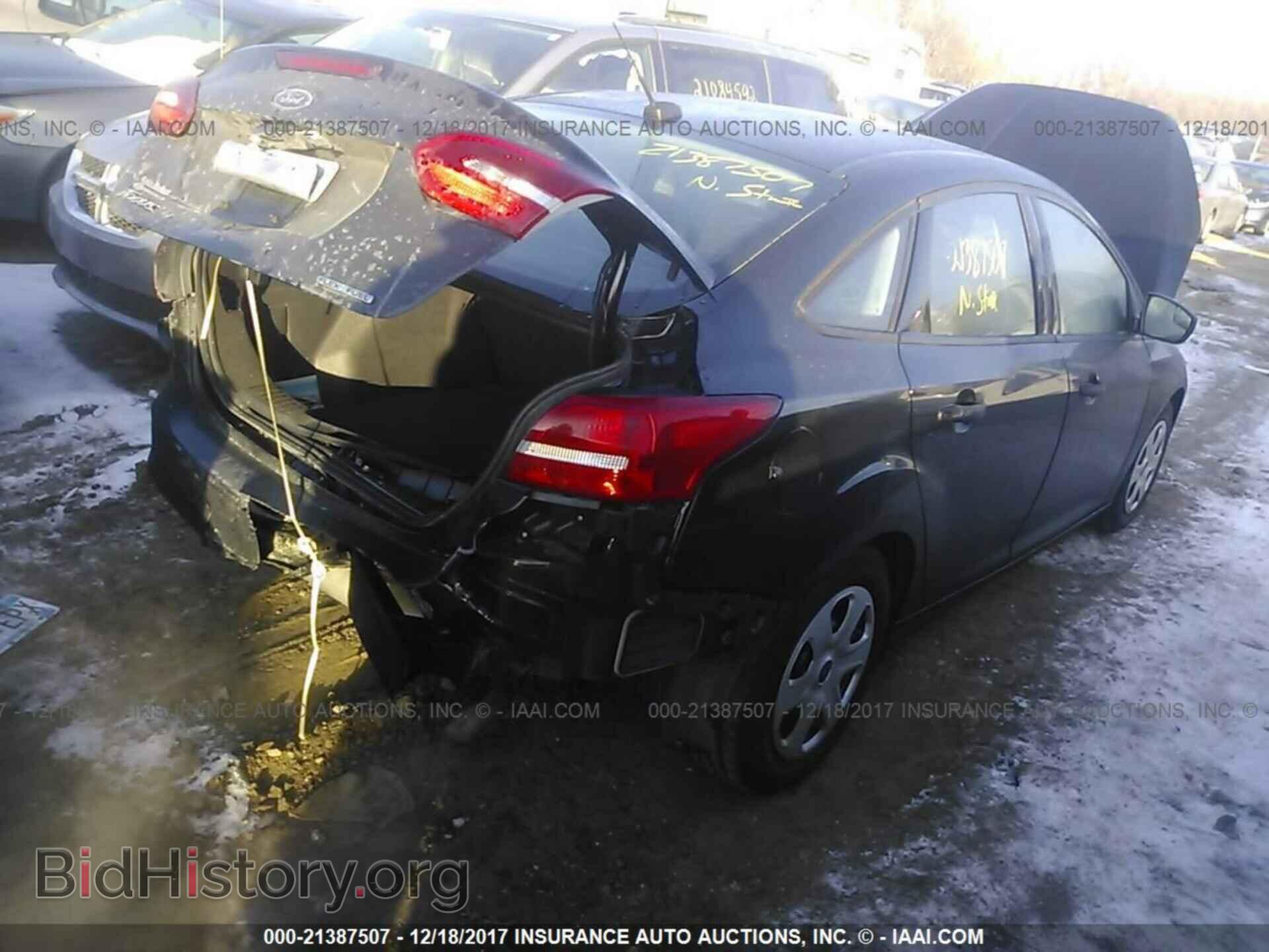 2016 Ford Focus - VIN: 1FADP3E20GL379928 - Фото 4