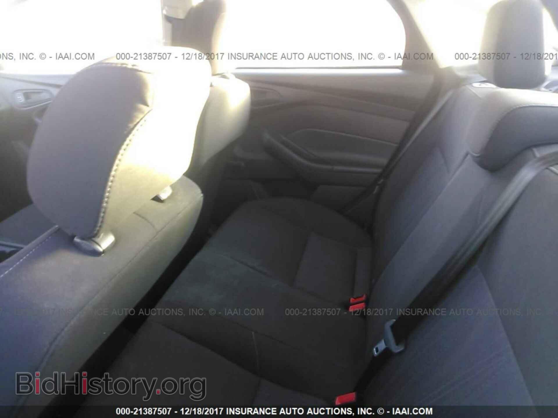 2016 Ford Focus - VIN: 1FADP3E20GL379928 - Фото 8