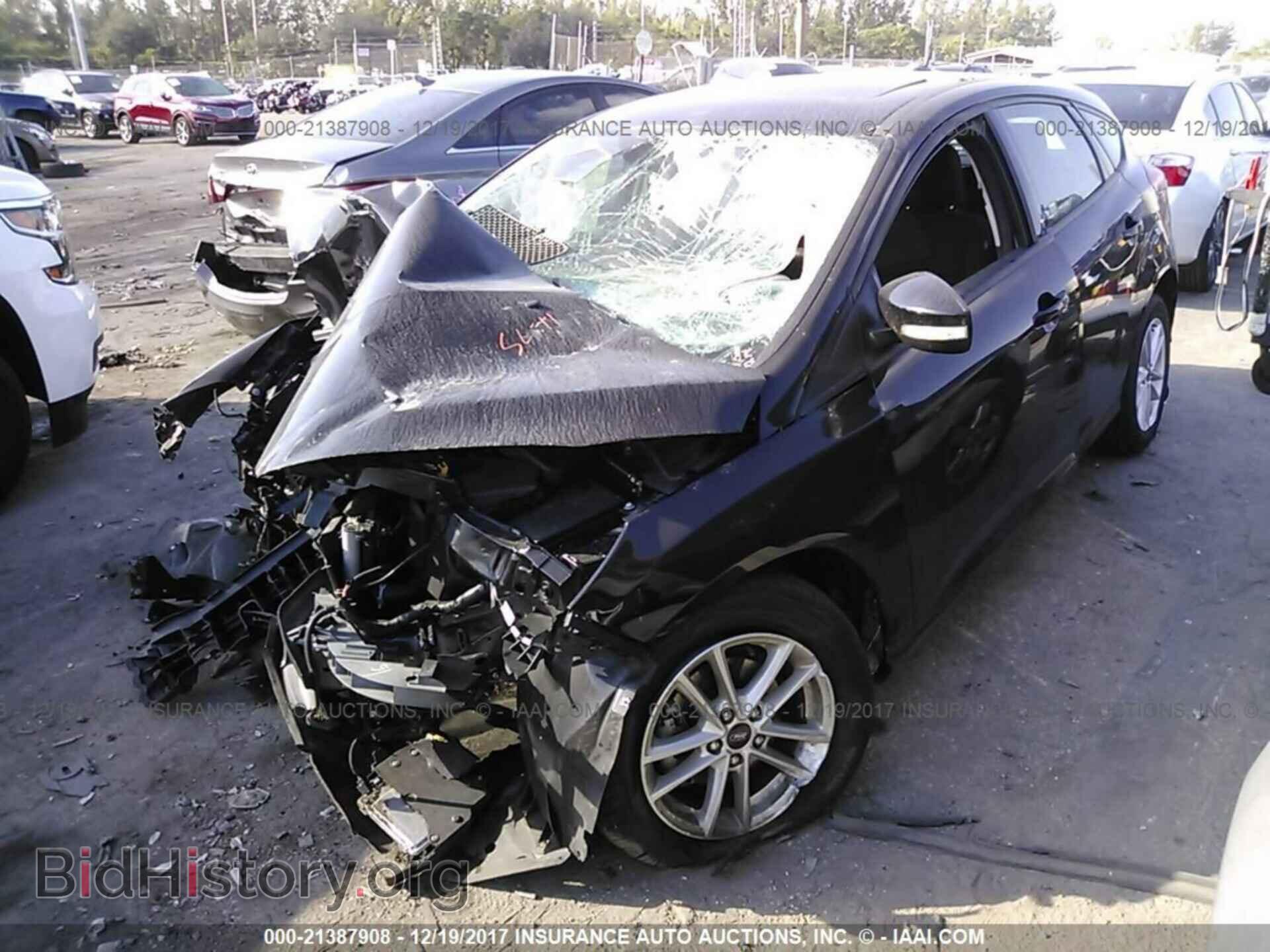 2016 Ford Focus - VIN: 1FADP3K2XGL283857 - Фото 2