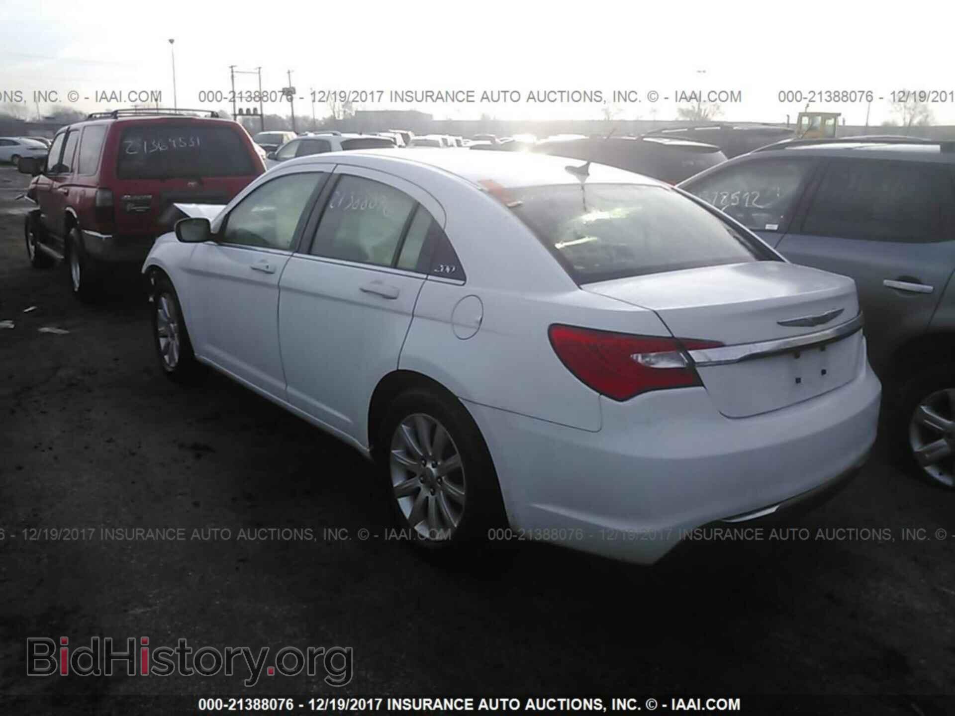 2013 Chrysler 200 - VIN: 1C3CCBBB8DN602379 - Photo 3