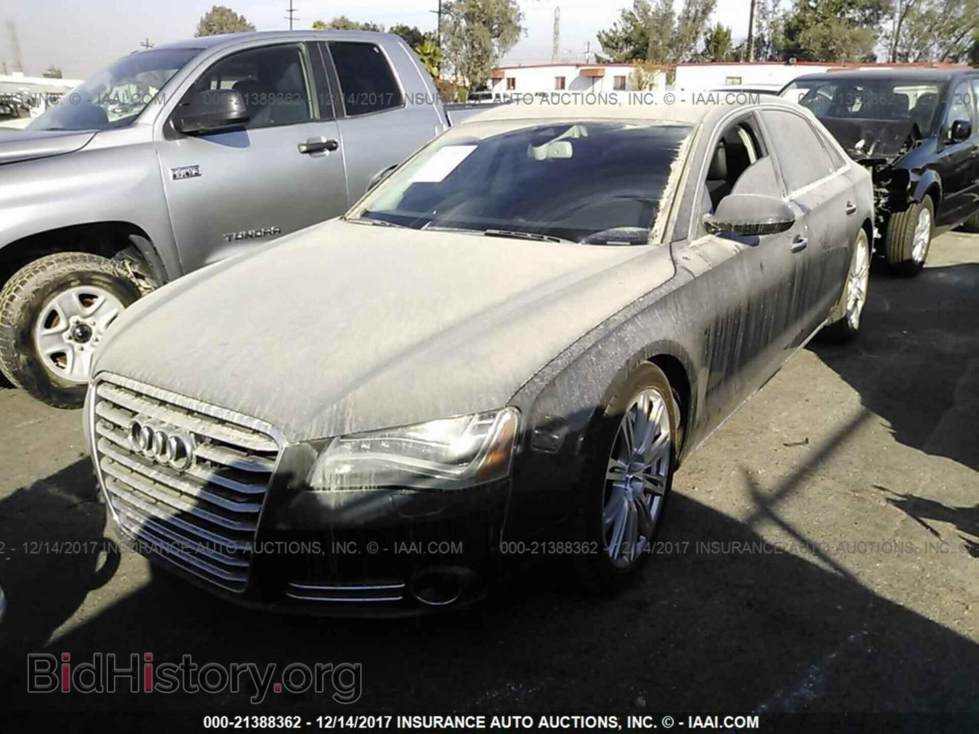 2011 Audi A8 - VIN: WAURVAFD6BN005019 - Photo 2