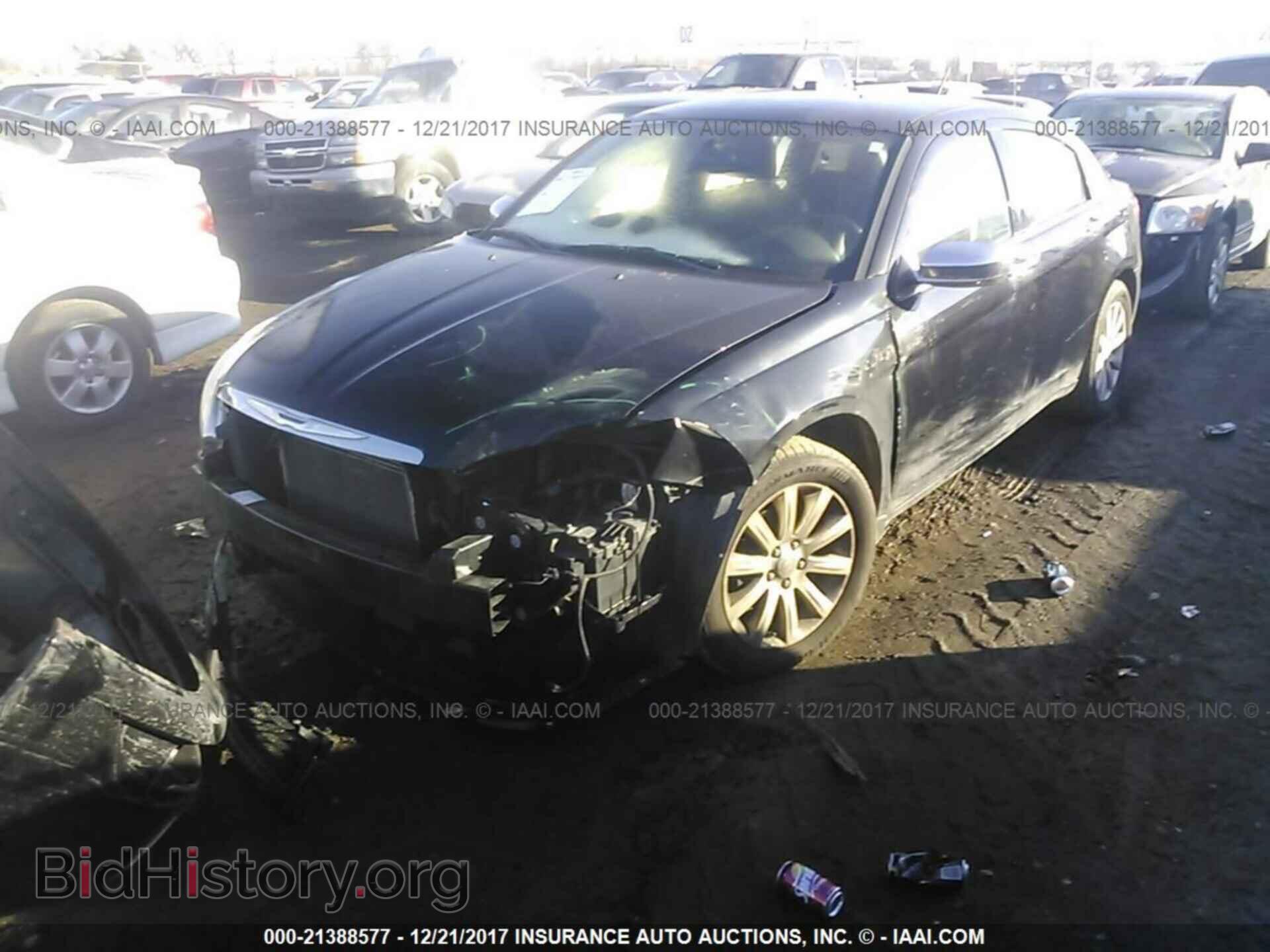 2013 Chrysler 200 - VIN: 1C3CCBCG5DN528347 - Photo 2