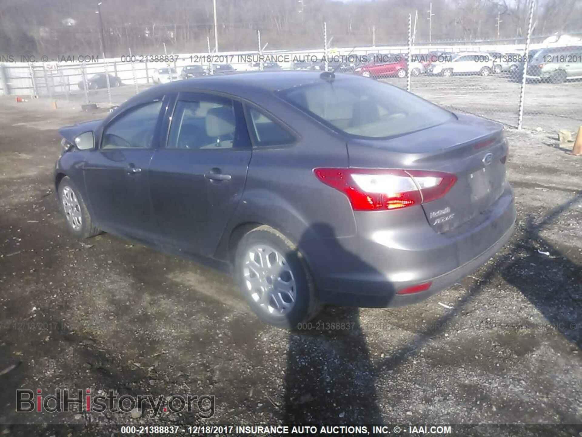 2012 Ford Focus - VIN: 1FAHP3F29CL216236 - Photo 3
