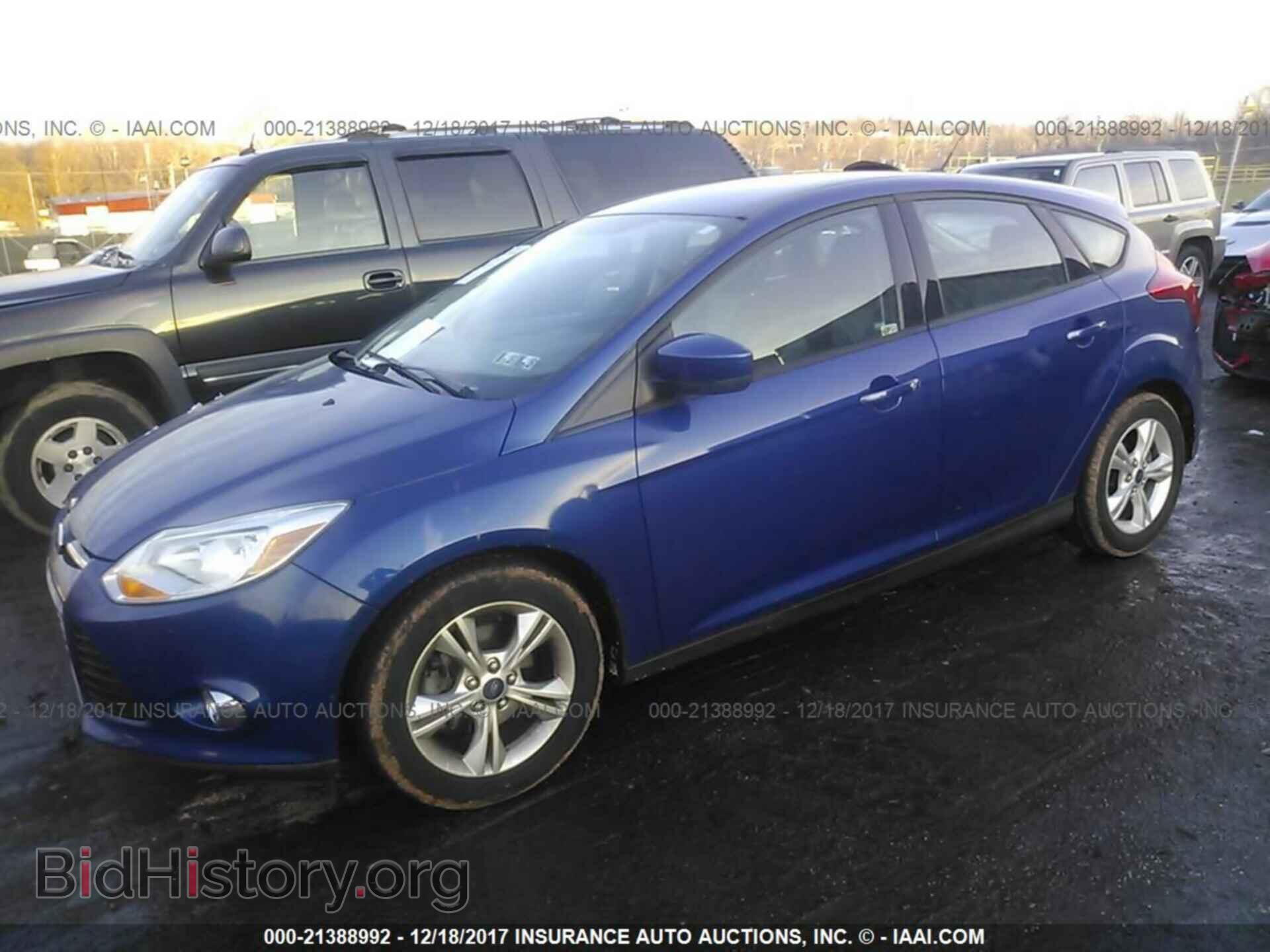 2012 Ford Focus - VIN: 1FAHP3K23CL426322 - Фото 2