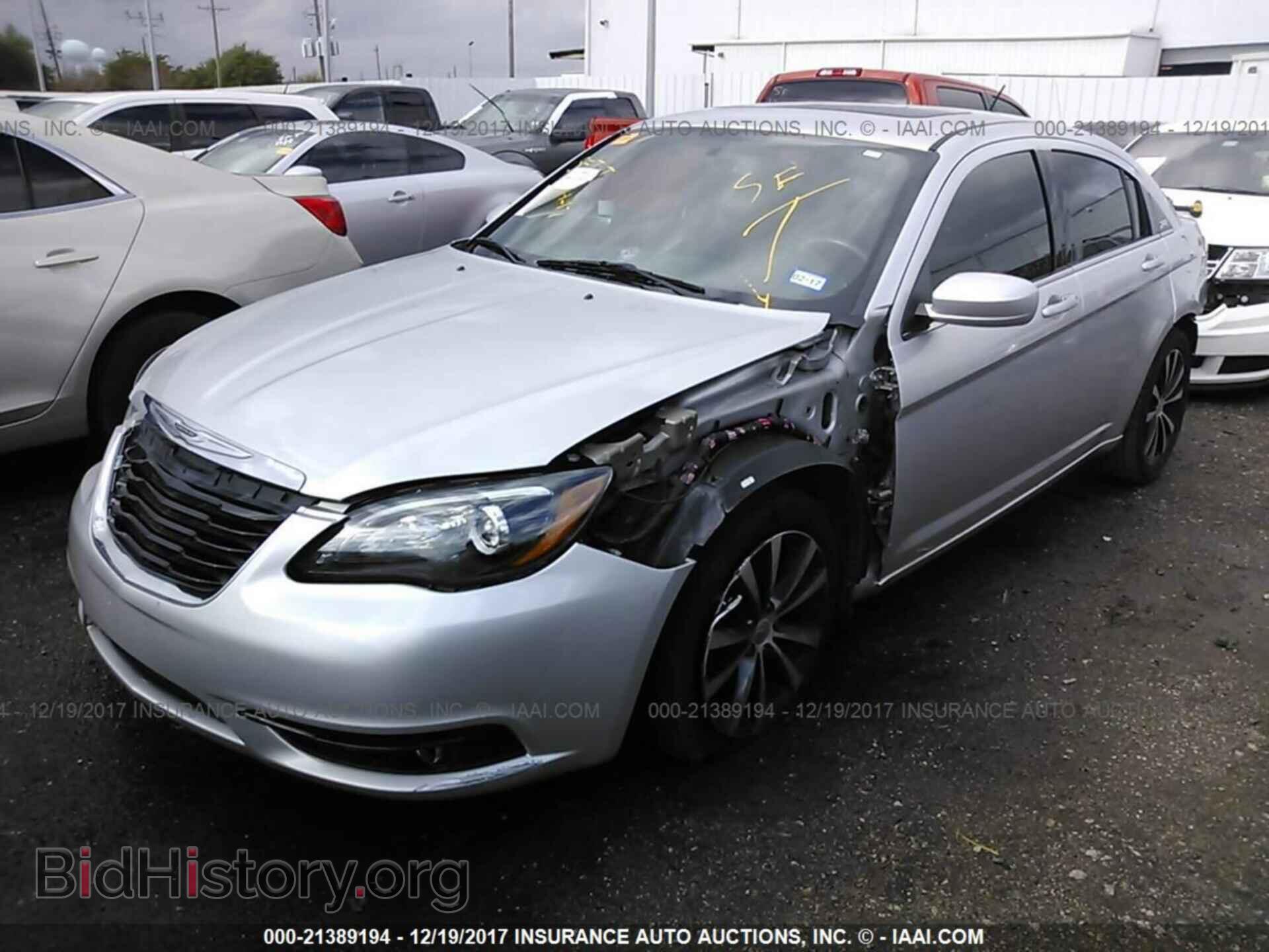 2012 Chrysler 200 - VIN: 1C3CCBBG8CN302335 - Photo 2