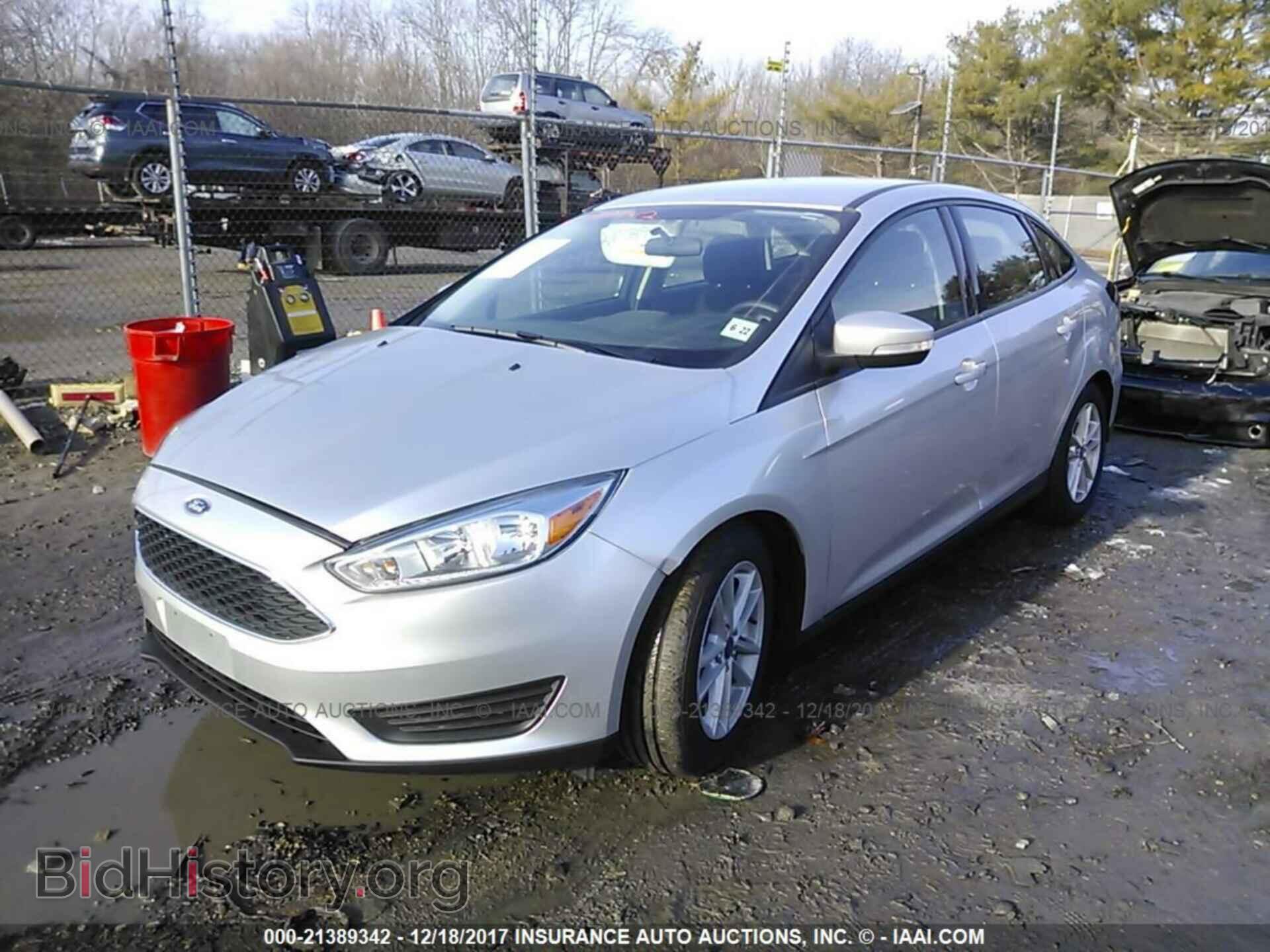 2017 Ford Focus - VIN: 1FADP3F21HL274301 - Photo 2
