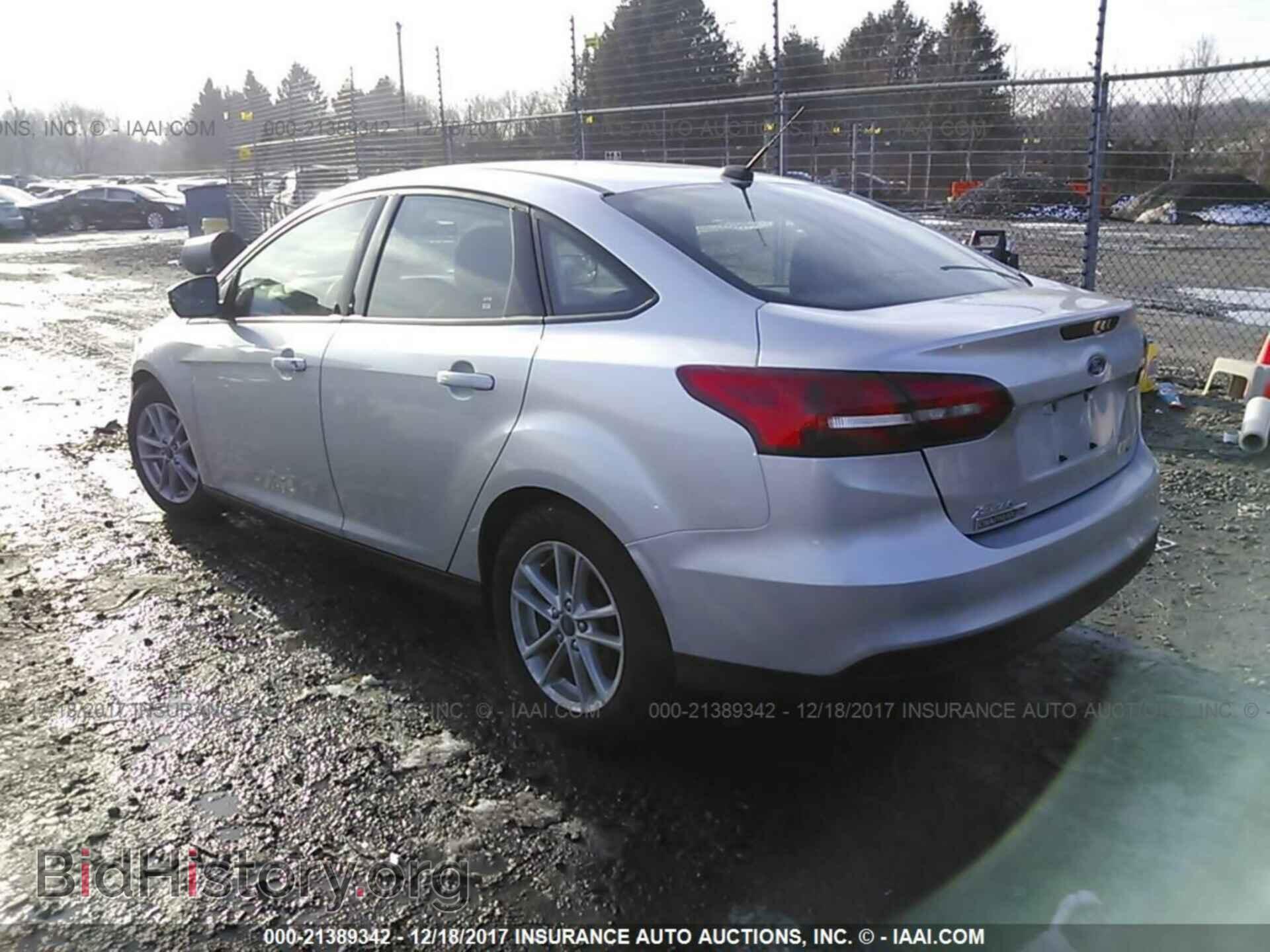 2017 Ford Focus - VIN: 1FADP3F21HL274301 - Photo 3