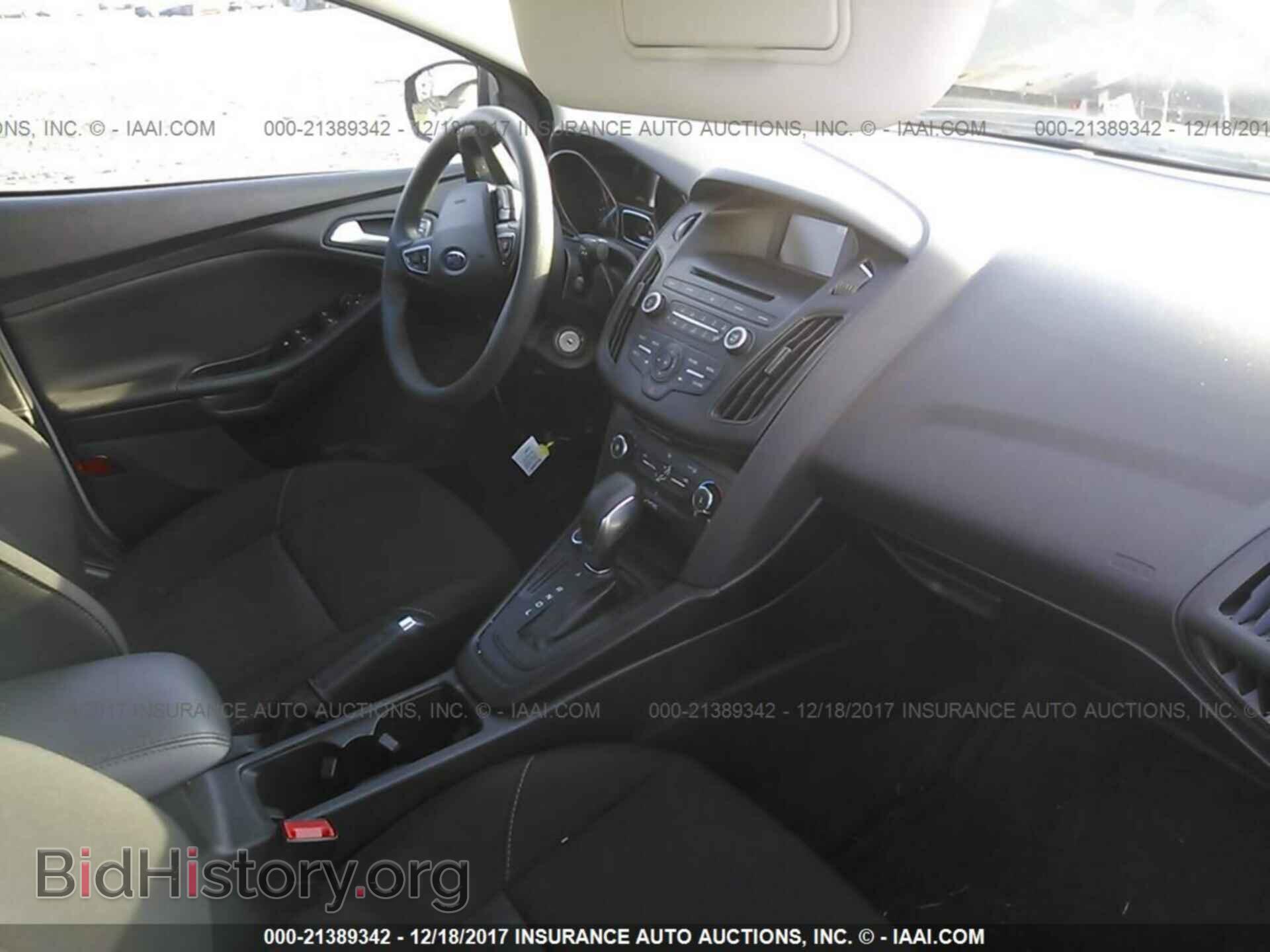 2017 Ford Focus - VIN: 1FADP3F21HL274301 - Photo 5
