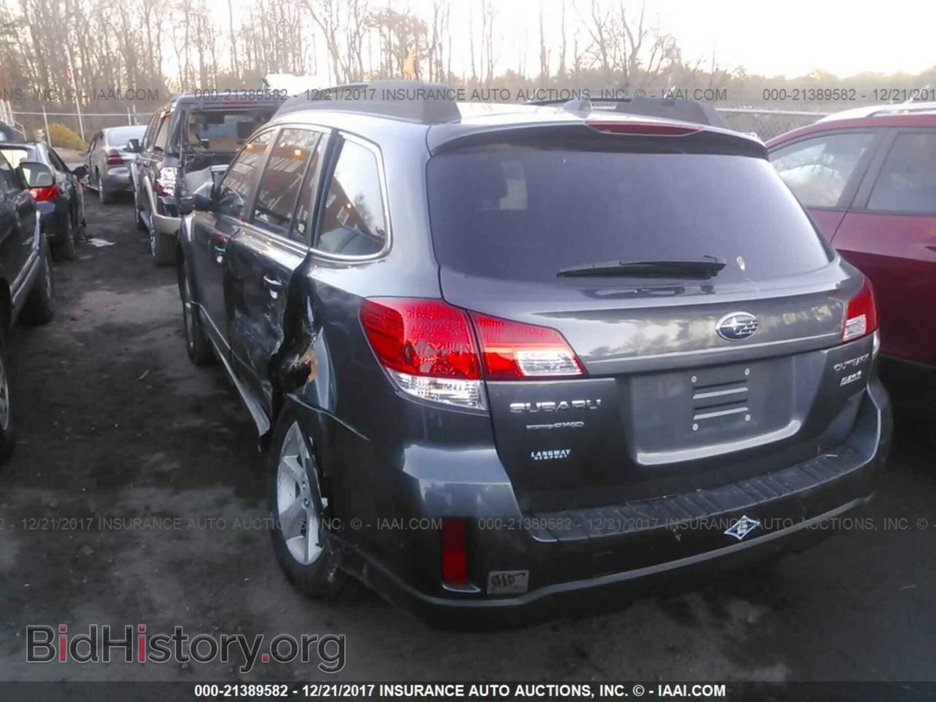 2014 Subaru Outback - VIN: 4S4BRBCC4E3284248 - Фото 3