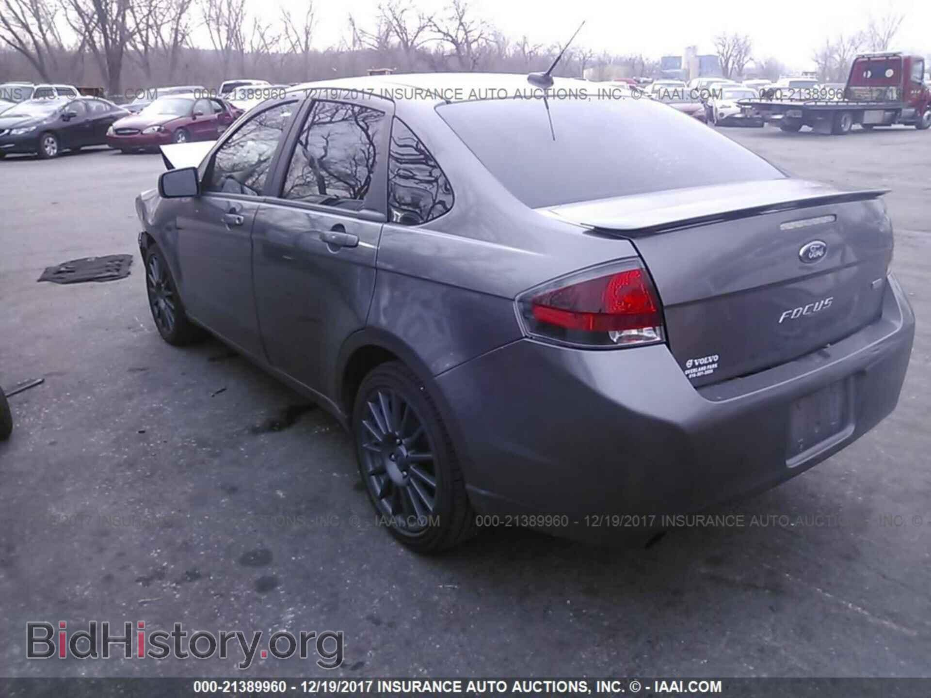 2011 Ford Focus - VIN: 1FAHP3GN0BW130724 - Фото 3