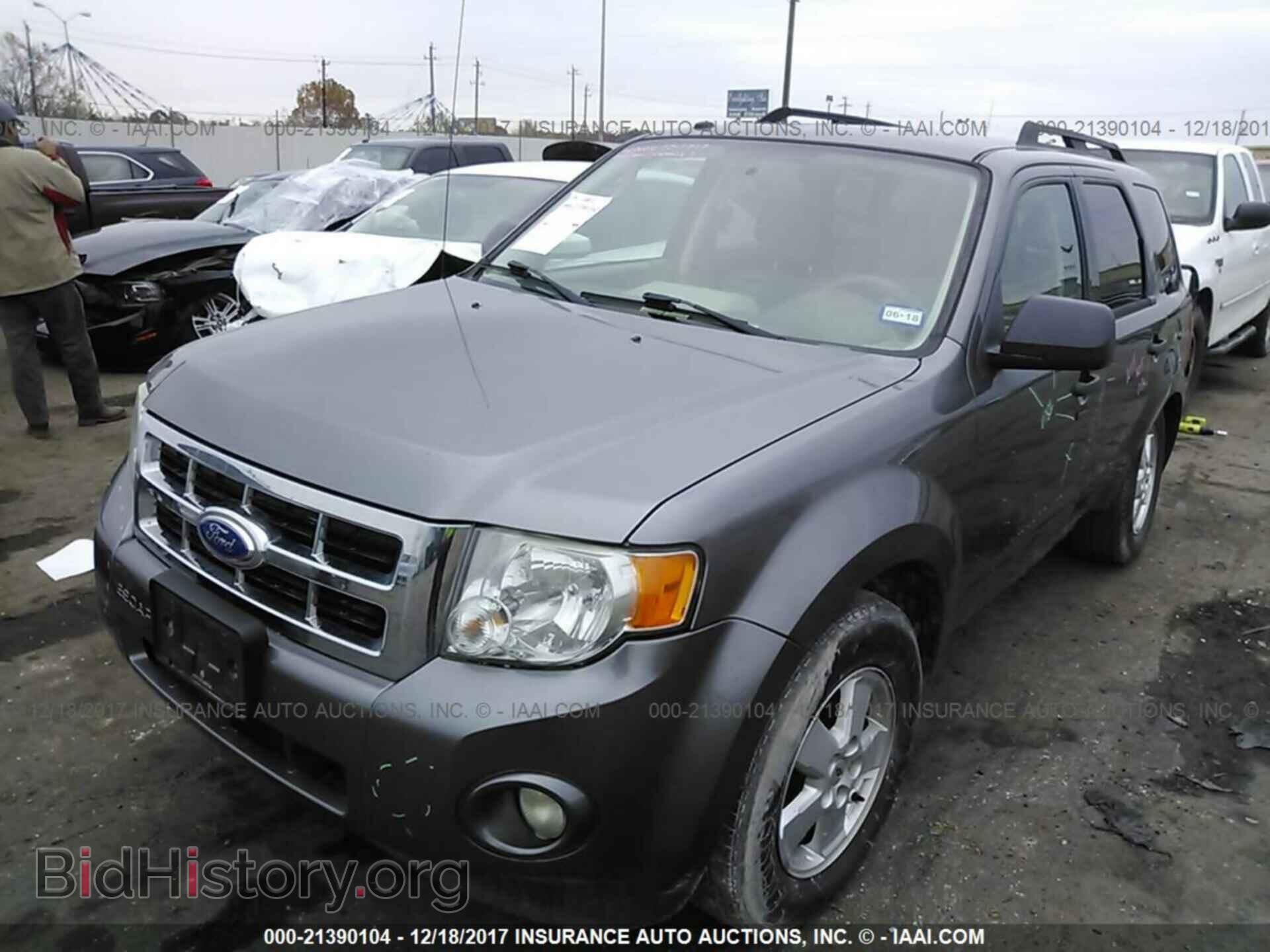 2012 Ford Escape - VIN: 1FMCU0D75CKB82453 - Photo 2