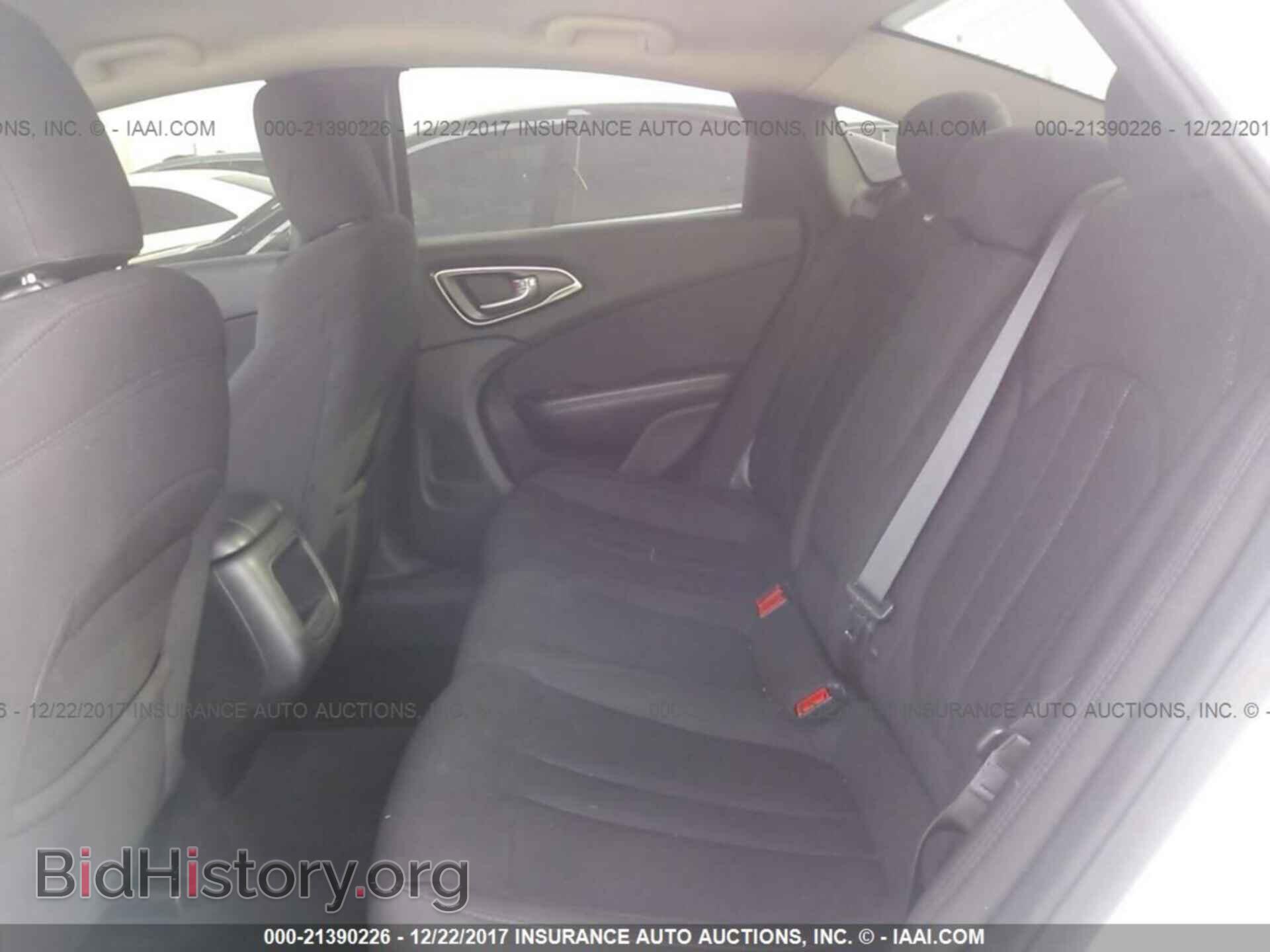 2015 Chrysler 200 - VIN: 1C3CCCAB5FN666907 - Photo 8