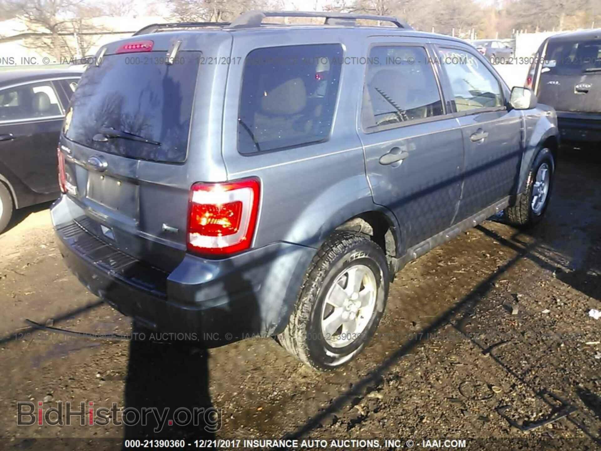2011 Ford Escape - VIN: 1FMCU0DG5BKA79225 - Photo 4