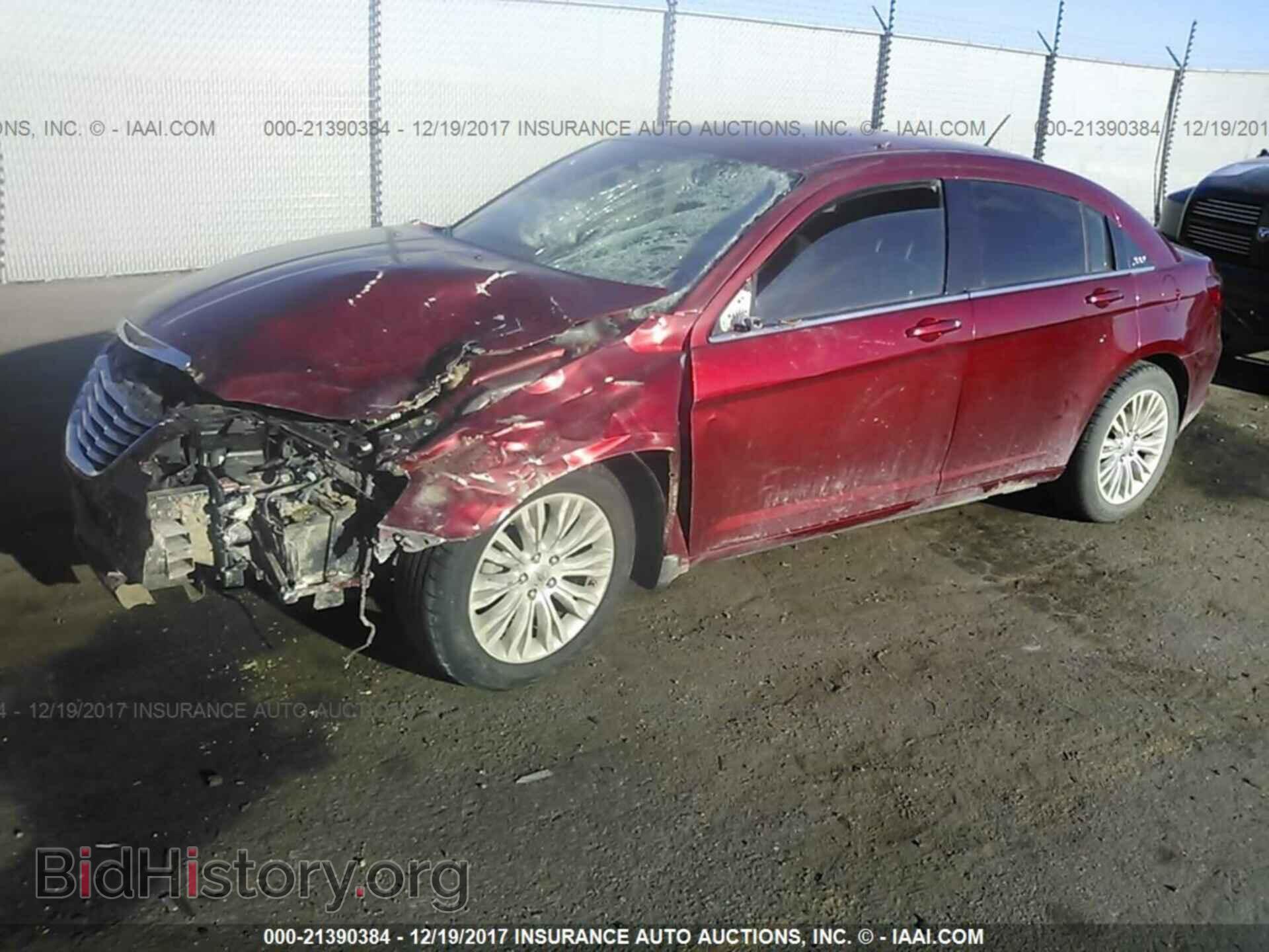 2013 Chrysler 200 - VIN: 1C3CCBBB9DN694117 - Фото 2