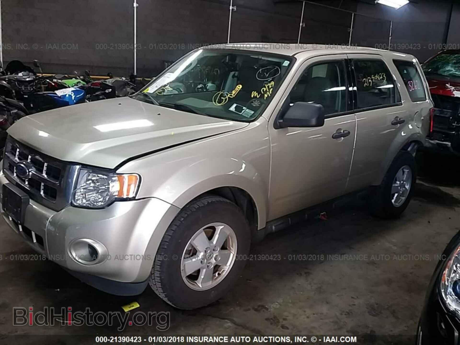 2012 Ford Escape - VIN: 1FMCU0C76CKB80213 - Photo 2