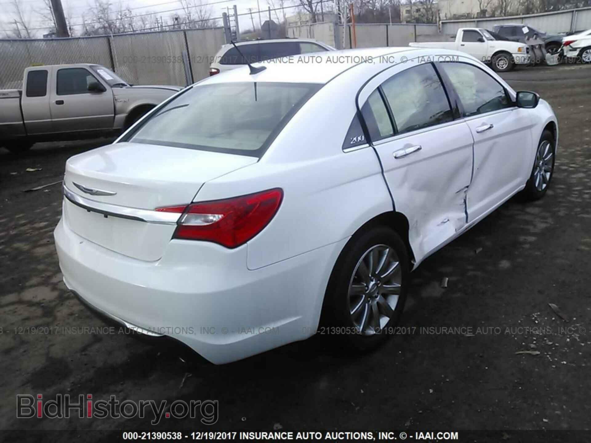 2014 Chrysler 200 - VIN: 1C3CCBCG4EN185791 - Photo 4