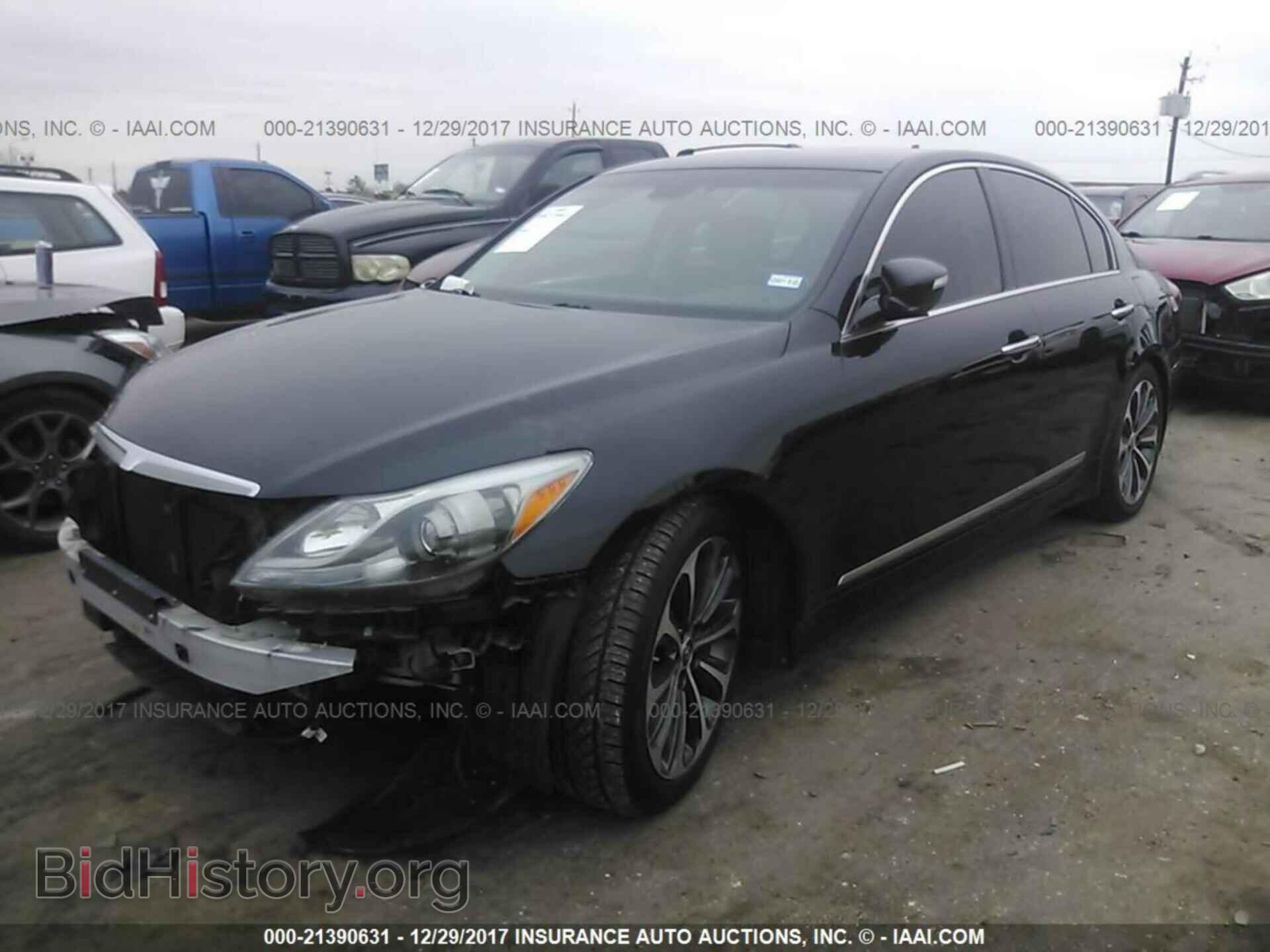 2012 Hyundai Genesis - VIN: KMHGC4DH4CU158024 - Фото 2