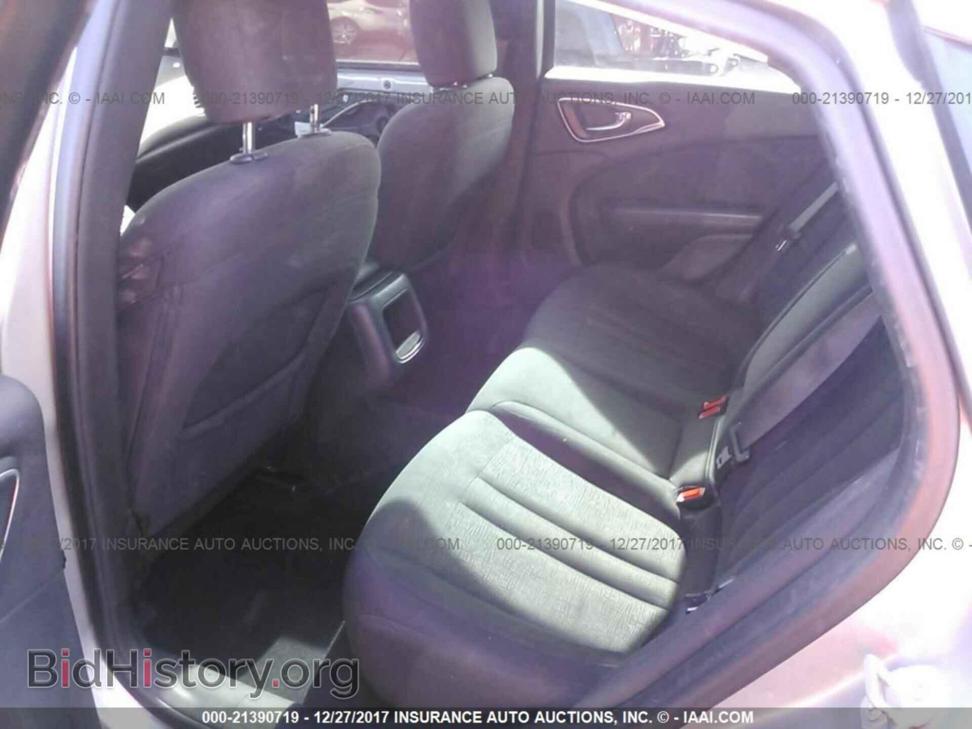 2015 Chrysler 200 - VIN: 1C3CCCAB5FN620882 - Фото 8