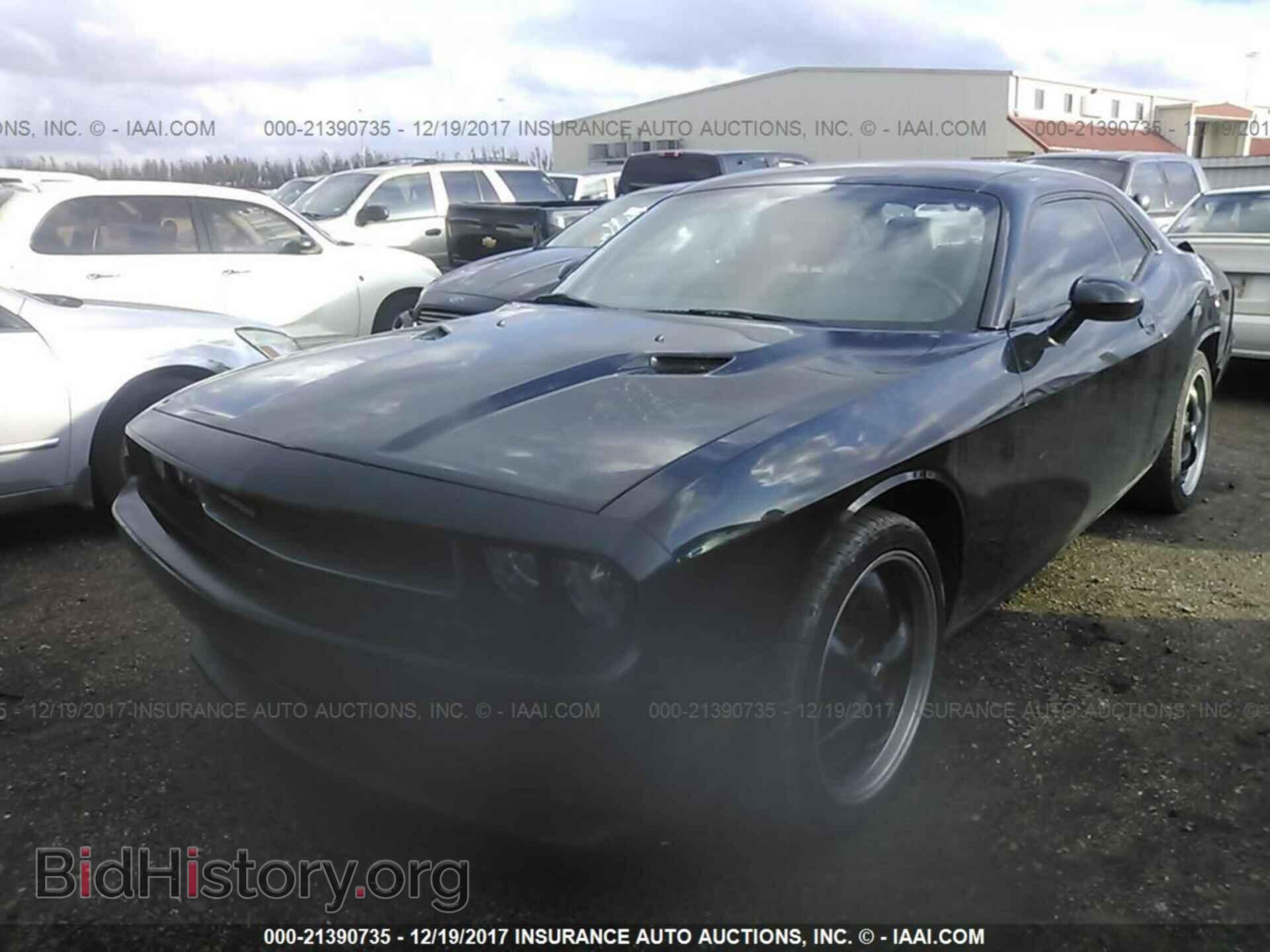 2013 Dodge Challenger - VIN: 2C3CDYAG2DH742109 - Photo 2