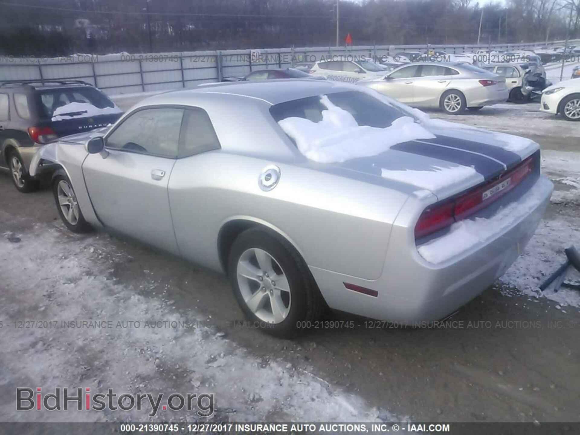 2012 Dodge Challenger - VIN: 2C3CDYAG9CH103966 - Фото 3