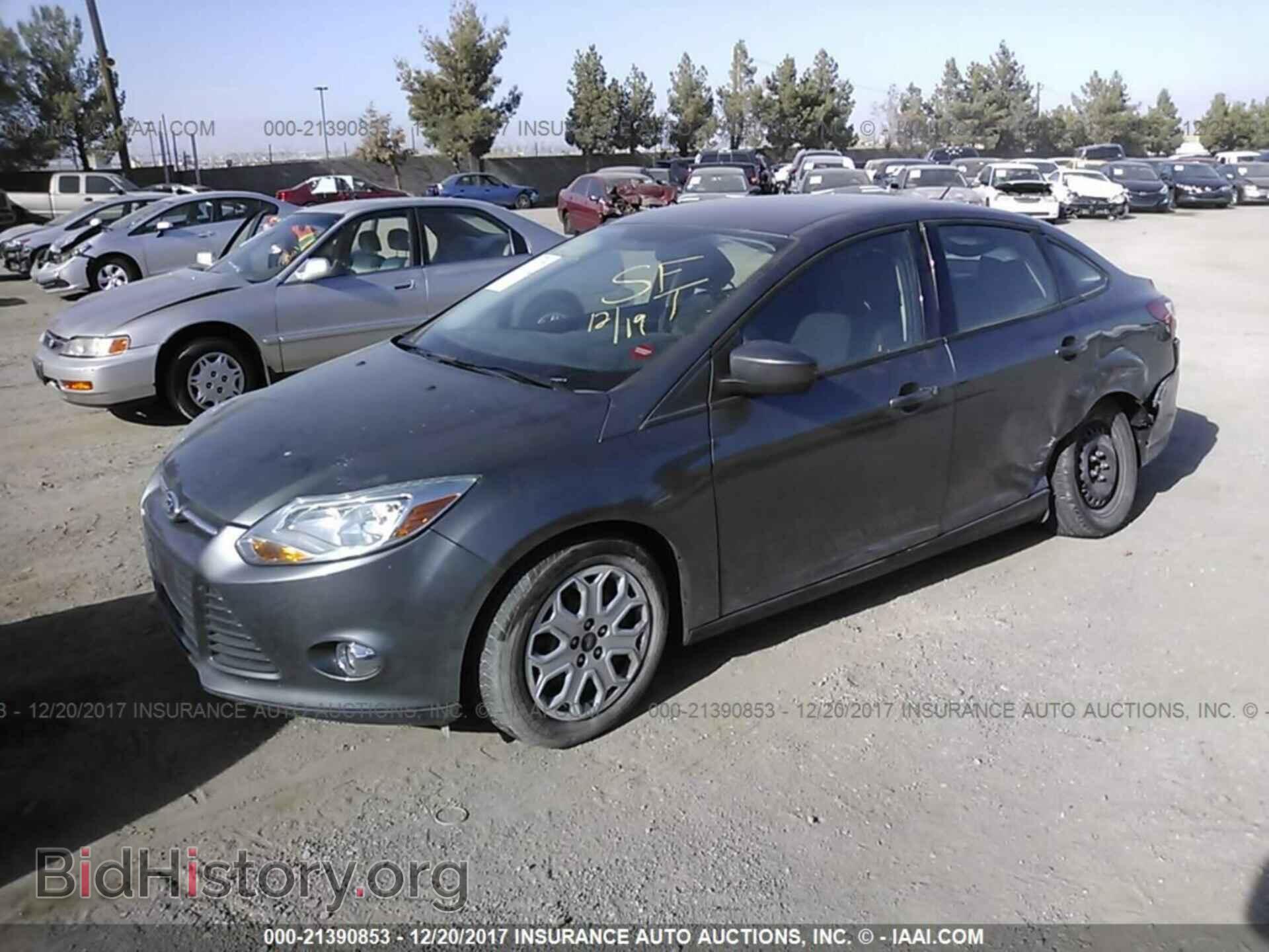 2012 Ford Focus - VIN: 1FAHP3F2XCL337941 - Фото 2