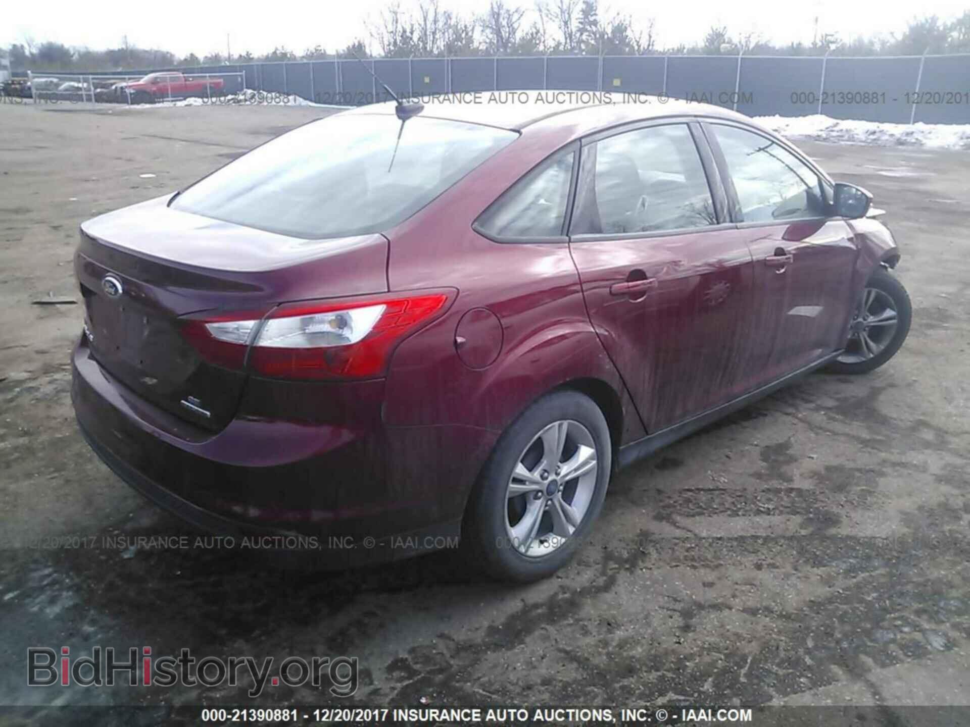 2014 Ford Focus - VIN: 1FADP3F28EL195526 - Photo 4