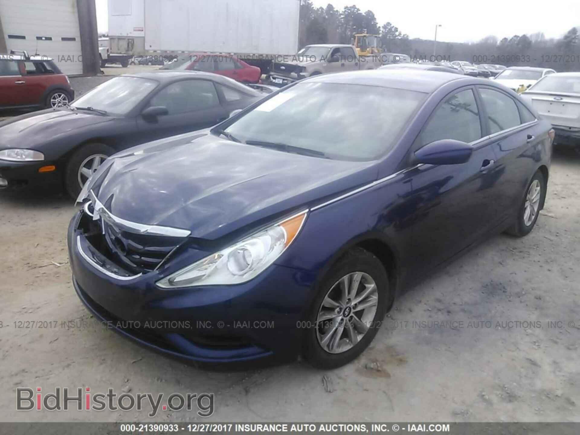 2012 Hyundai Sonata - VIN: 5NPEB4AC5CH409859 - Фото 2