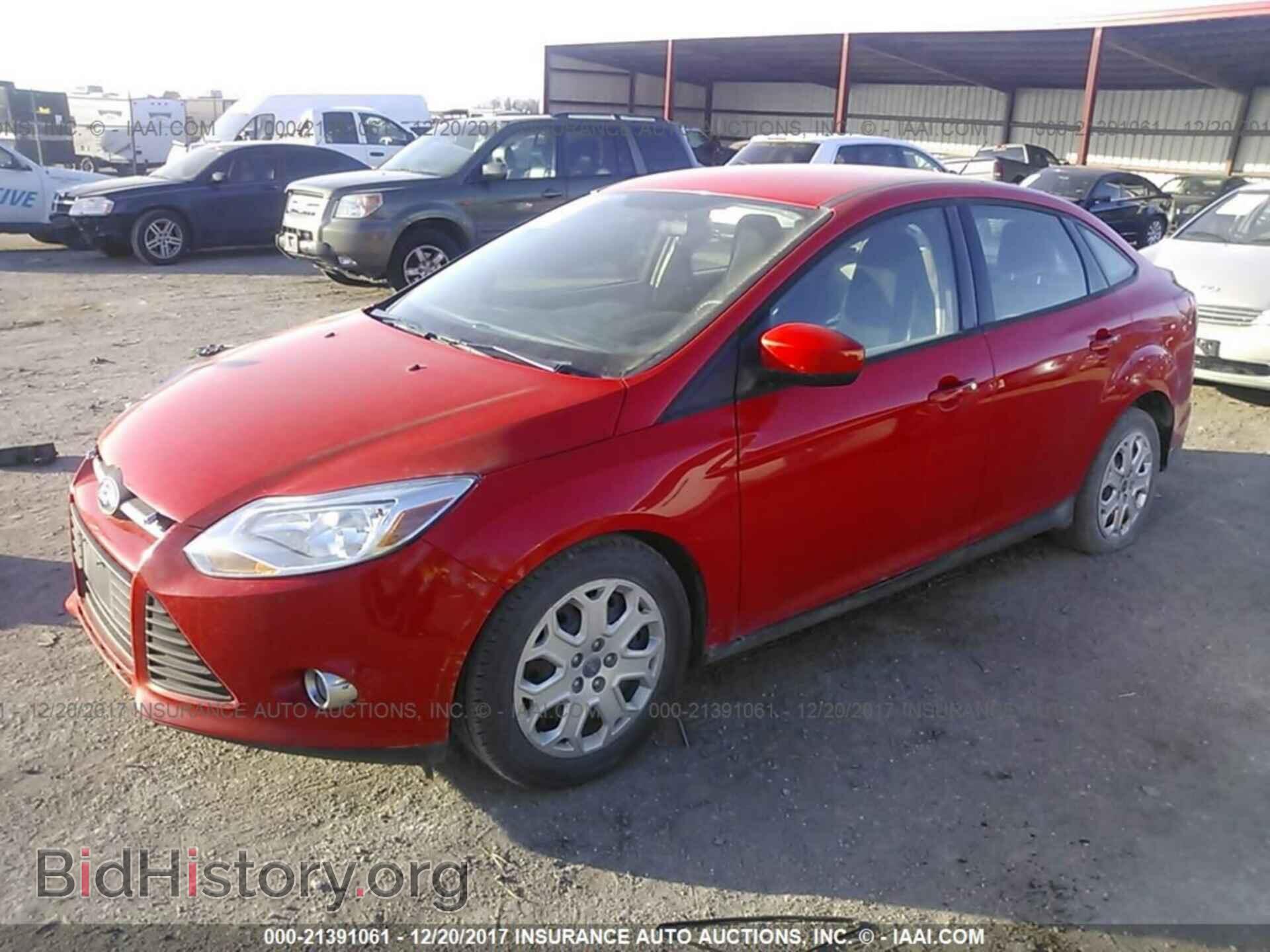 2012 Ford Focus - VIN: 1FAHP3F27CL314021 - Фото 2