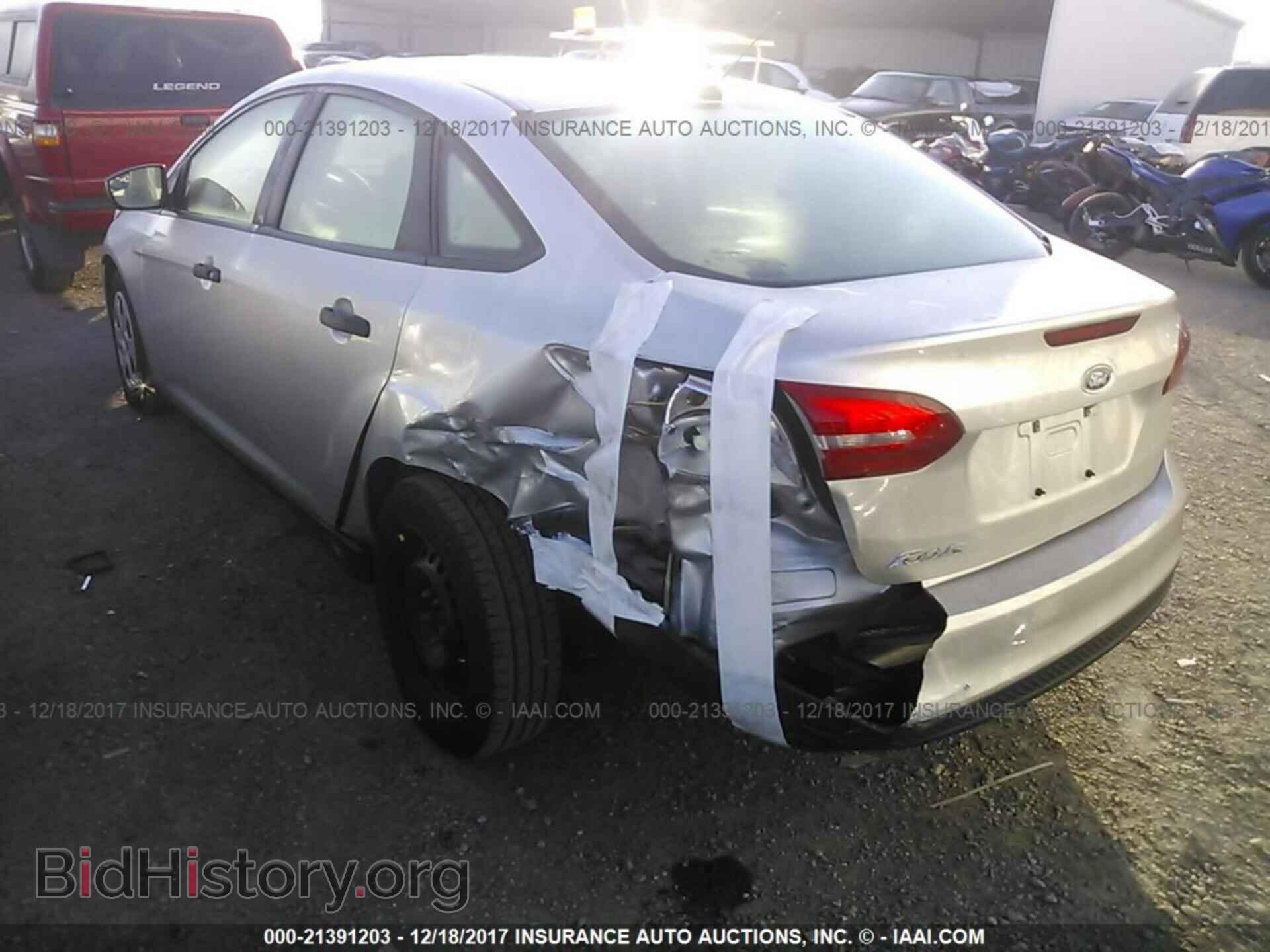 2017 Ford Focus - VIN: 1FADP3E2XHL236096 - Фото 3